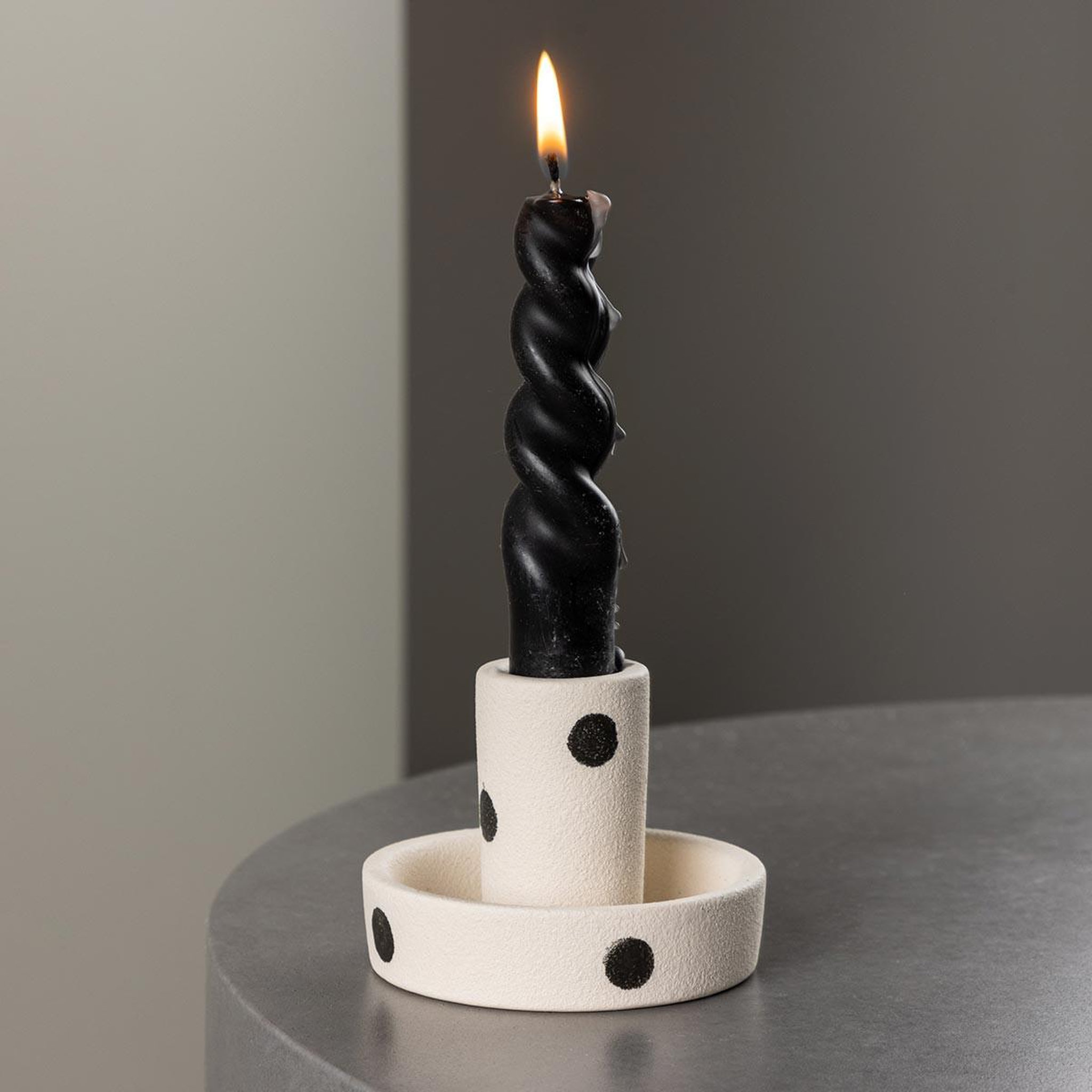 Voir la diapositive 2 : Paris Prix Bougeoir design en argile  ceco  11cm blanc & noir