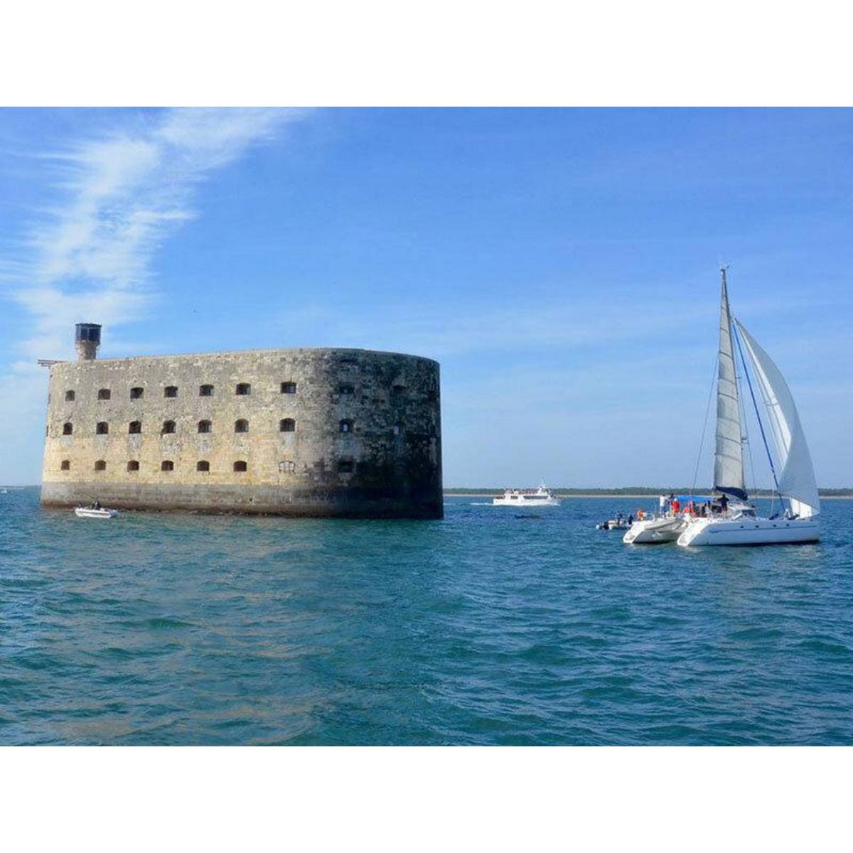 Smartbox Croisière en catamaran de 4h30 pour 2 à destination du fort Boyard - Coffret Cadeau Sport & Aventure