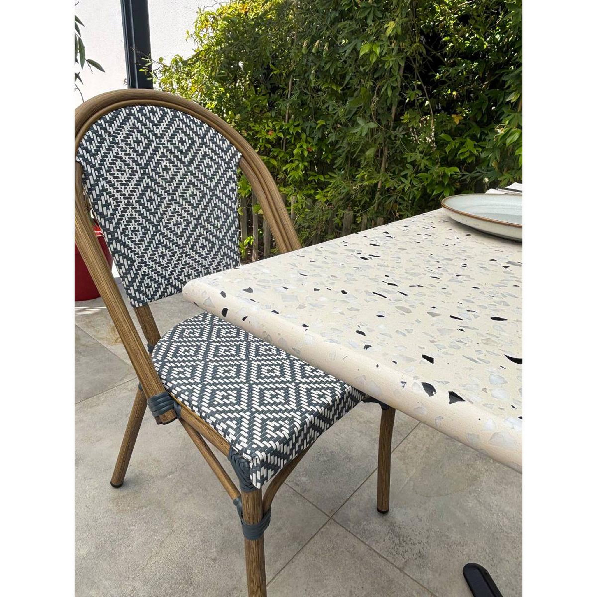 Voir la diapositive 6 : Paris Prix Table de jardin carrée en terrazzo  bistro  70cm blanc