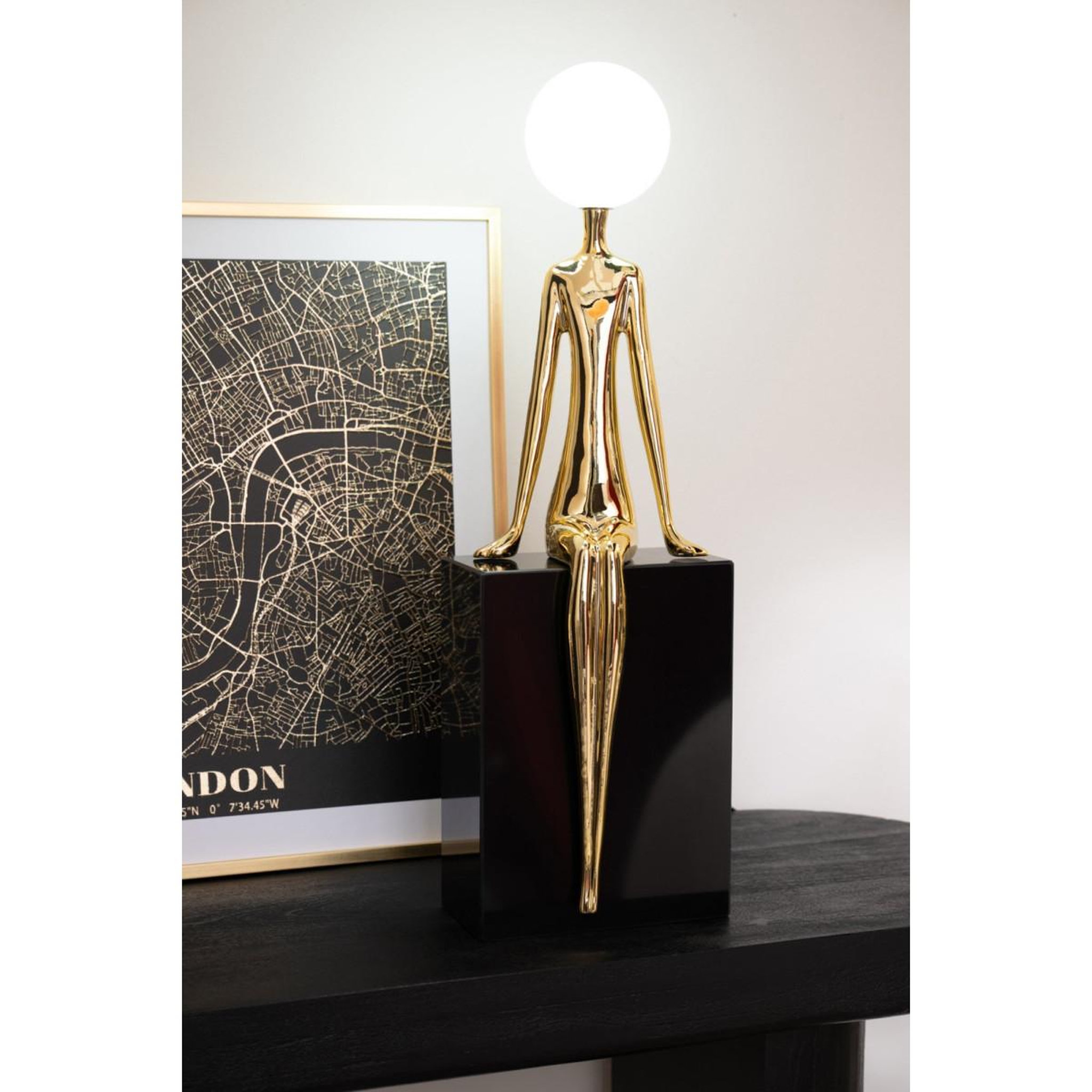 Voir la diapositive 3 : J-LINE Lampe à poser design  silhouette  72cm doré & noir