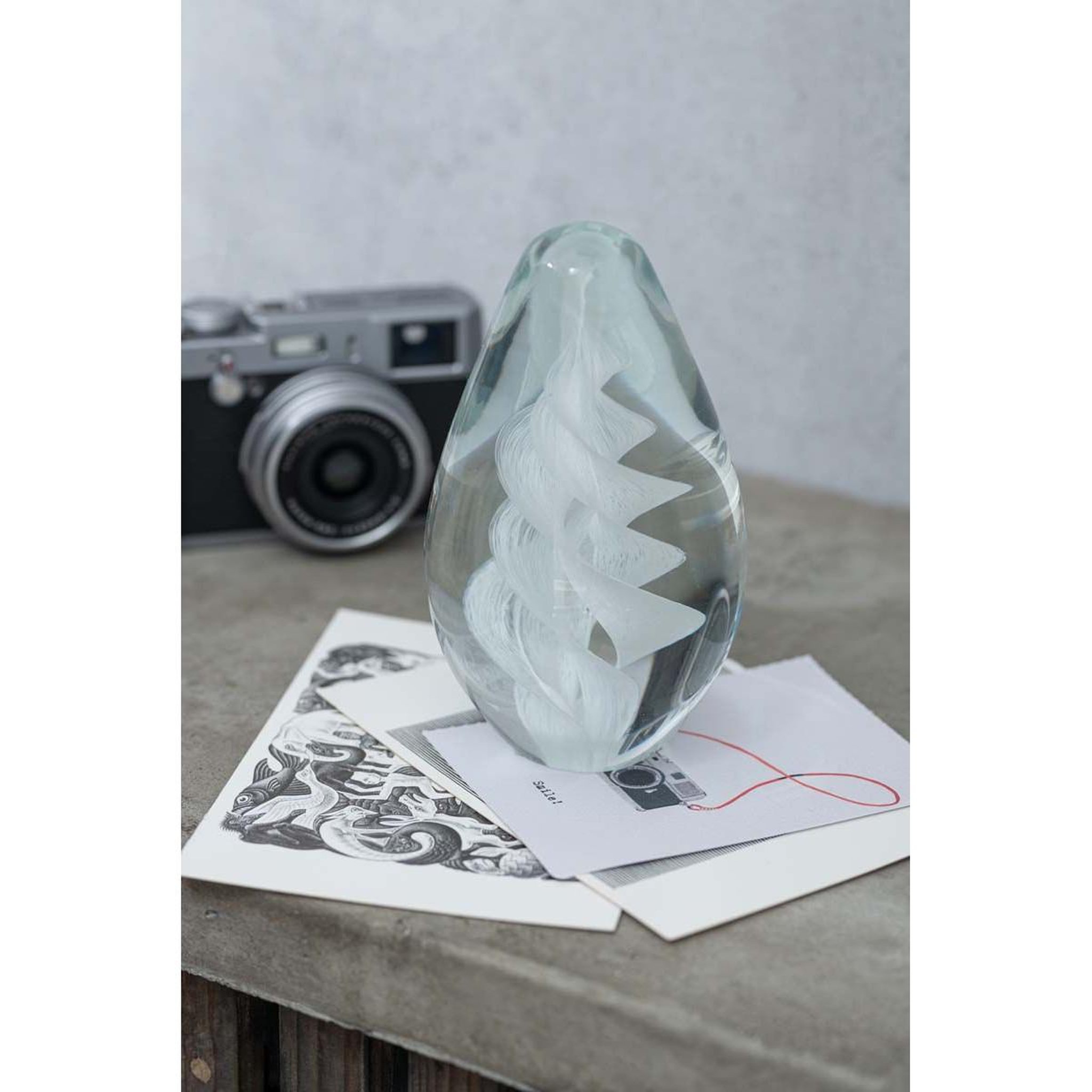 Voir la diapositive 2 : J-LINE Presse-papier design  spirale  14cm blanc