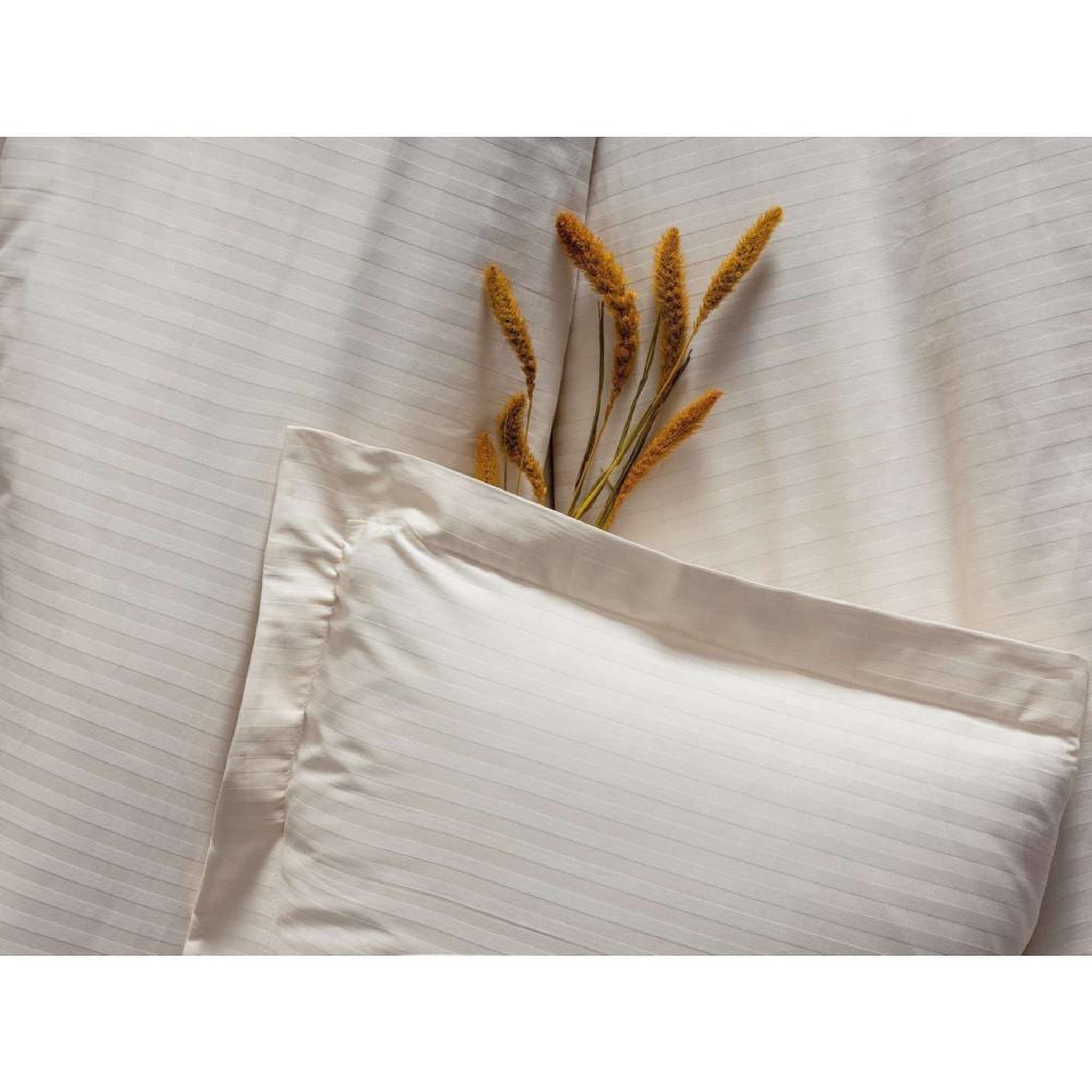 Voir la diapositive 2 : GENERIQUE Parure de lit - 1 housse de couette 140 x 200cm + 1 taies d'oreiller 60 x 60 cm - Satin - Imprimé rayures Ecru