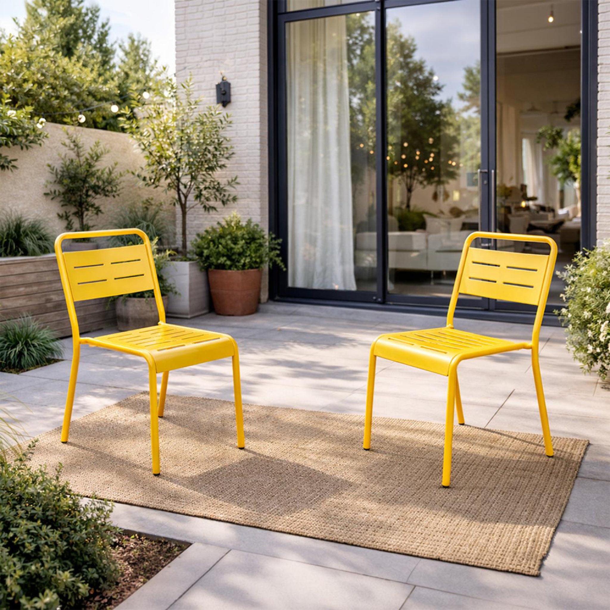 Voir la diapositive 2 : CONCEPT USINE Lot de 2 chaises de jardin empilables jaunes BERGAME