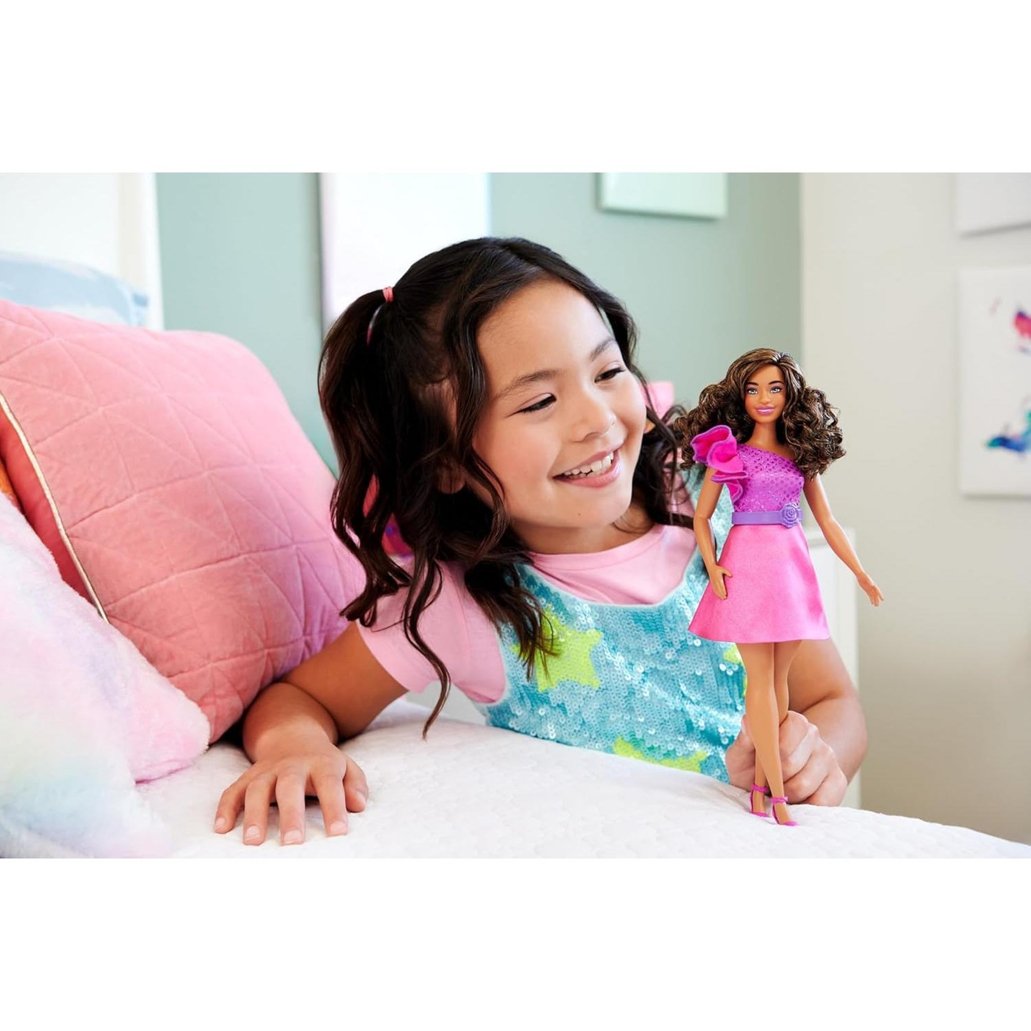 Voir la diapositive 6 : MATTEL Barbie - Poupée fashionistas brune