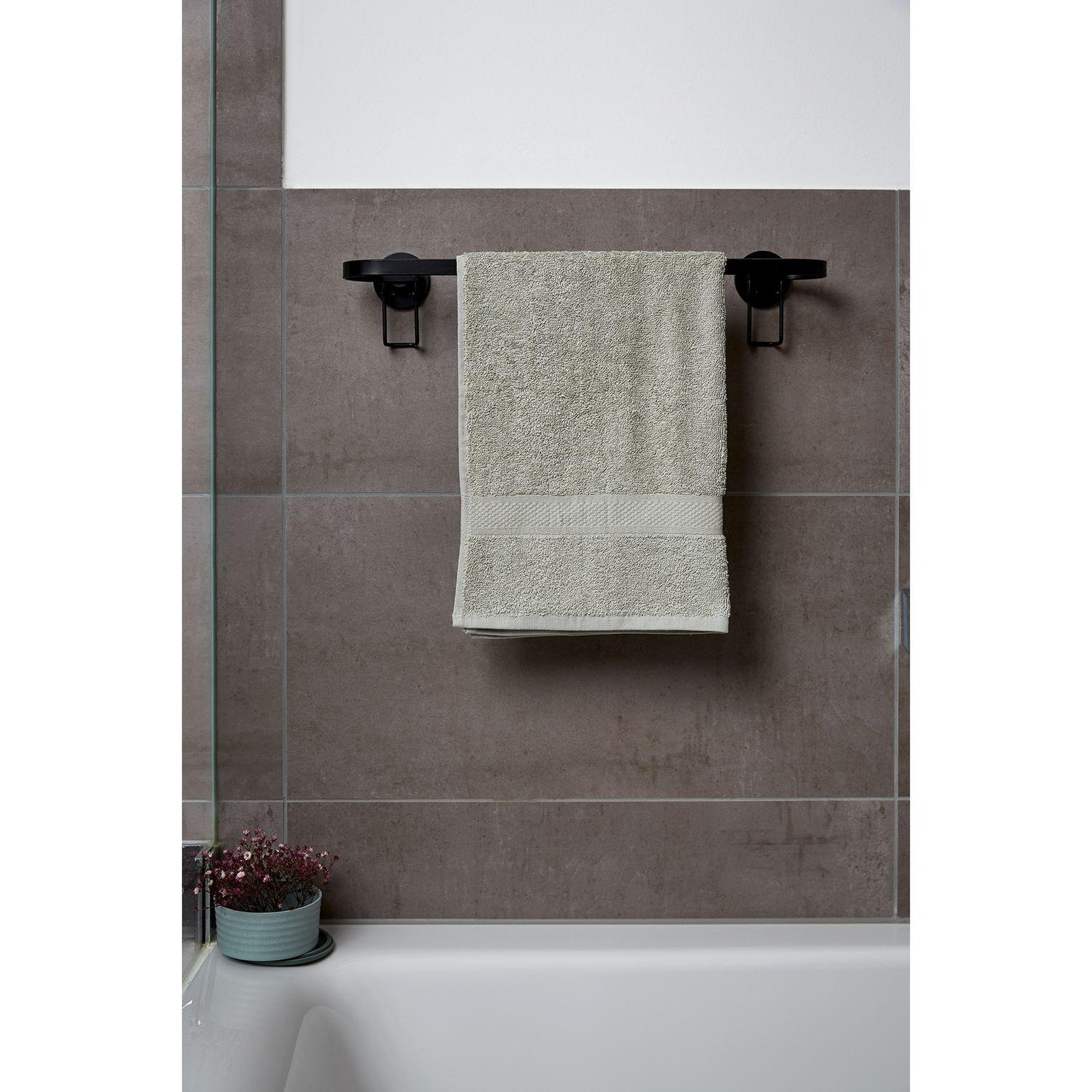 Voir la diapositive 3 : Wenko Porte-serviettes mural indus classic - l. 45 cm - noir