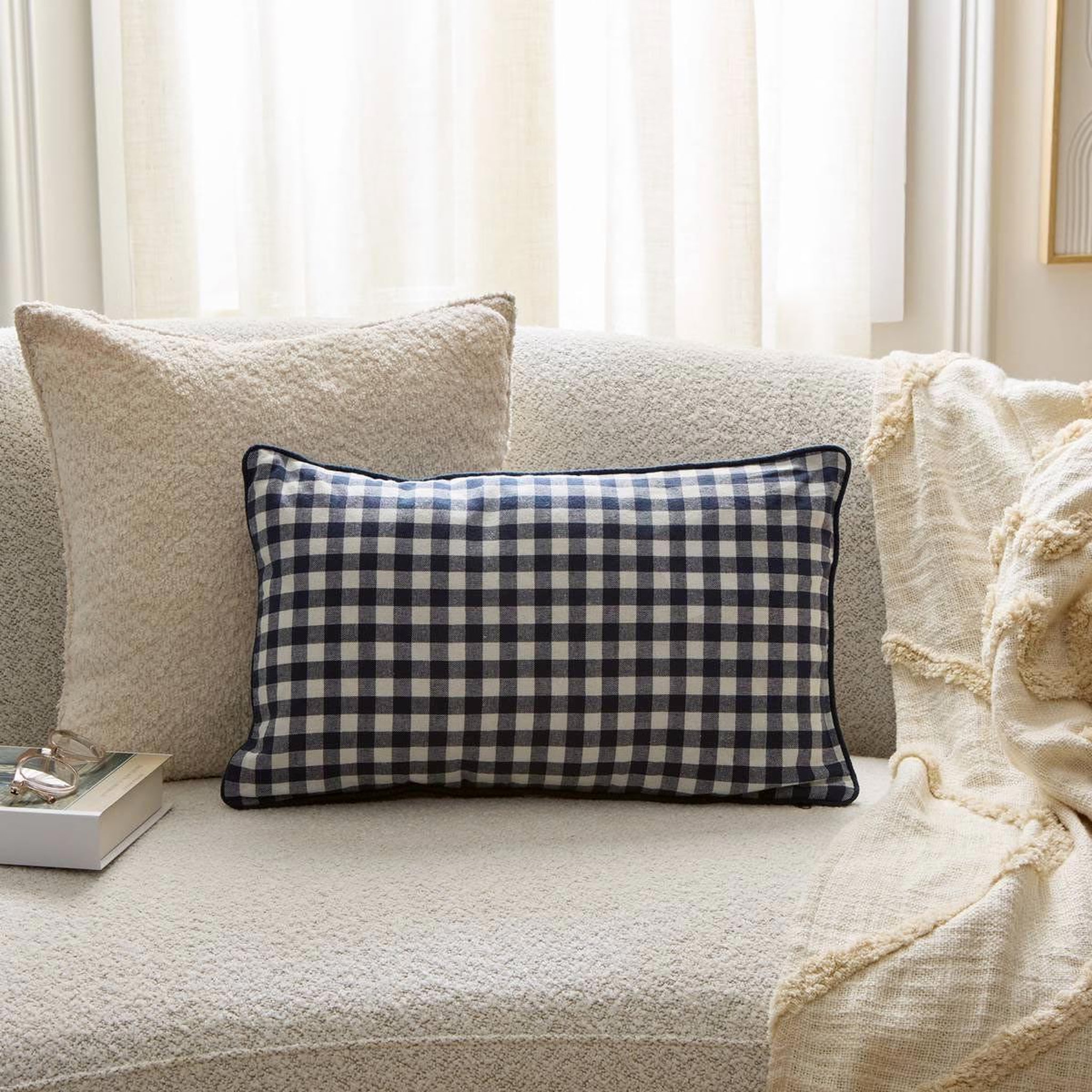Voir la diapositive 3 : ATMOSPHERA Coussin déco imprimé vichy  groove  30x50cm bleu