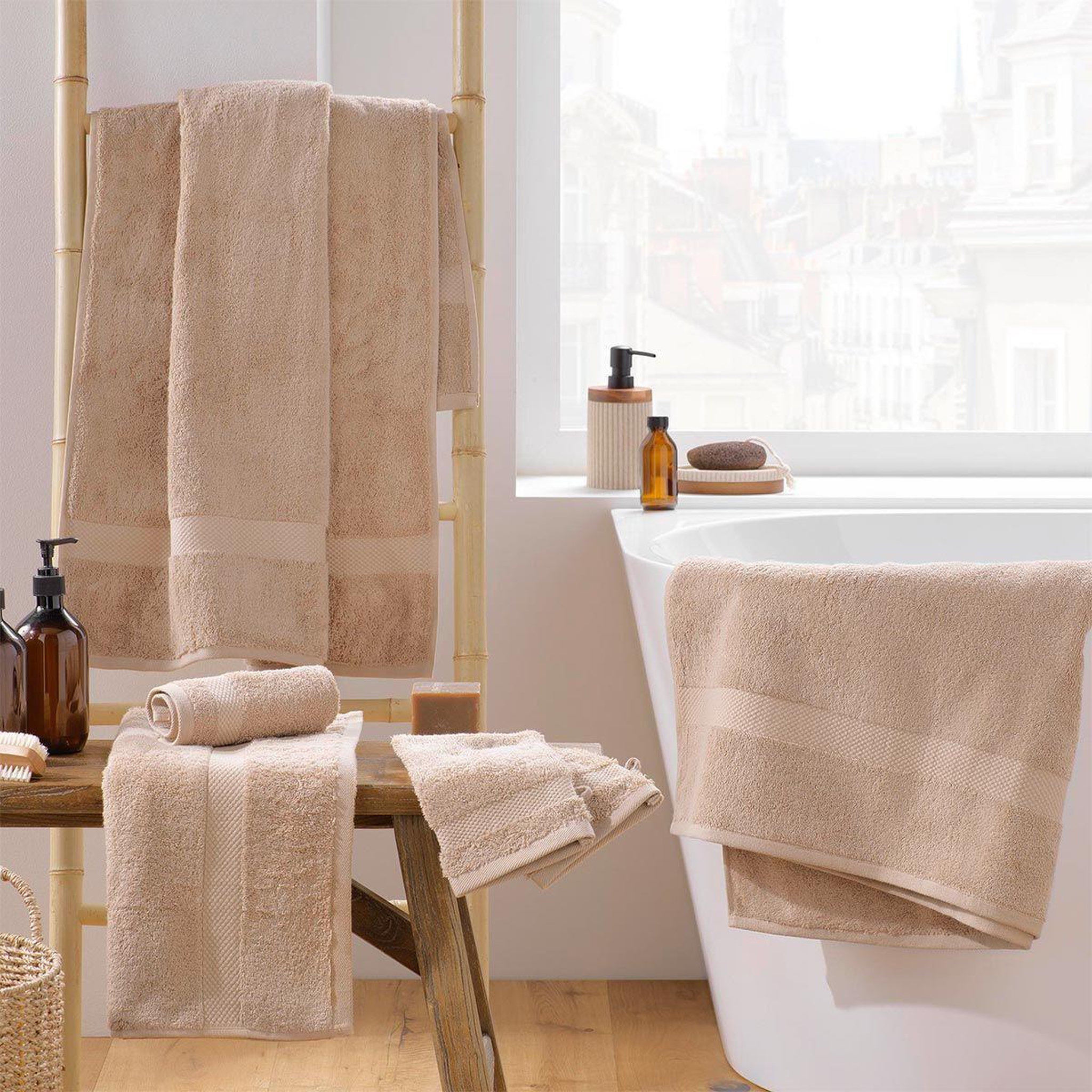 Voir la diapositive 4 : Douceur d'Intérieur Serviette de Toilette  Elegance  50x90cm Noisette