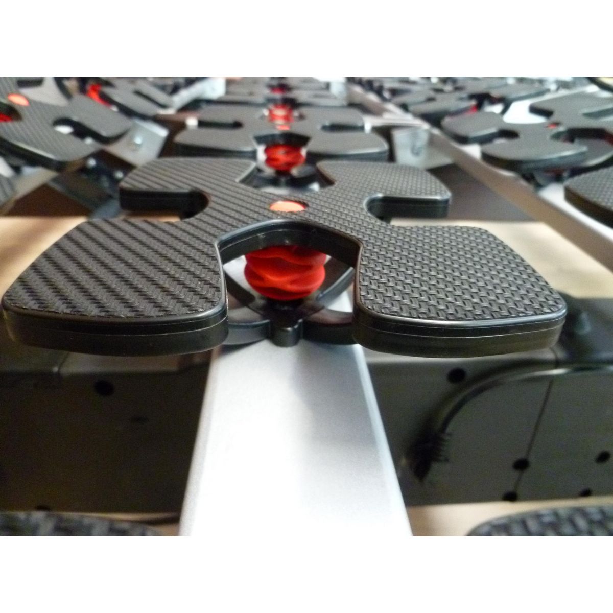 Lit relaxation électrique TPR 100% Latex alvéolé 3 zones de confort sommier tous plots 2x90x200 cm MANON