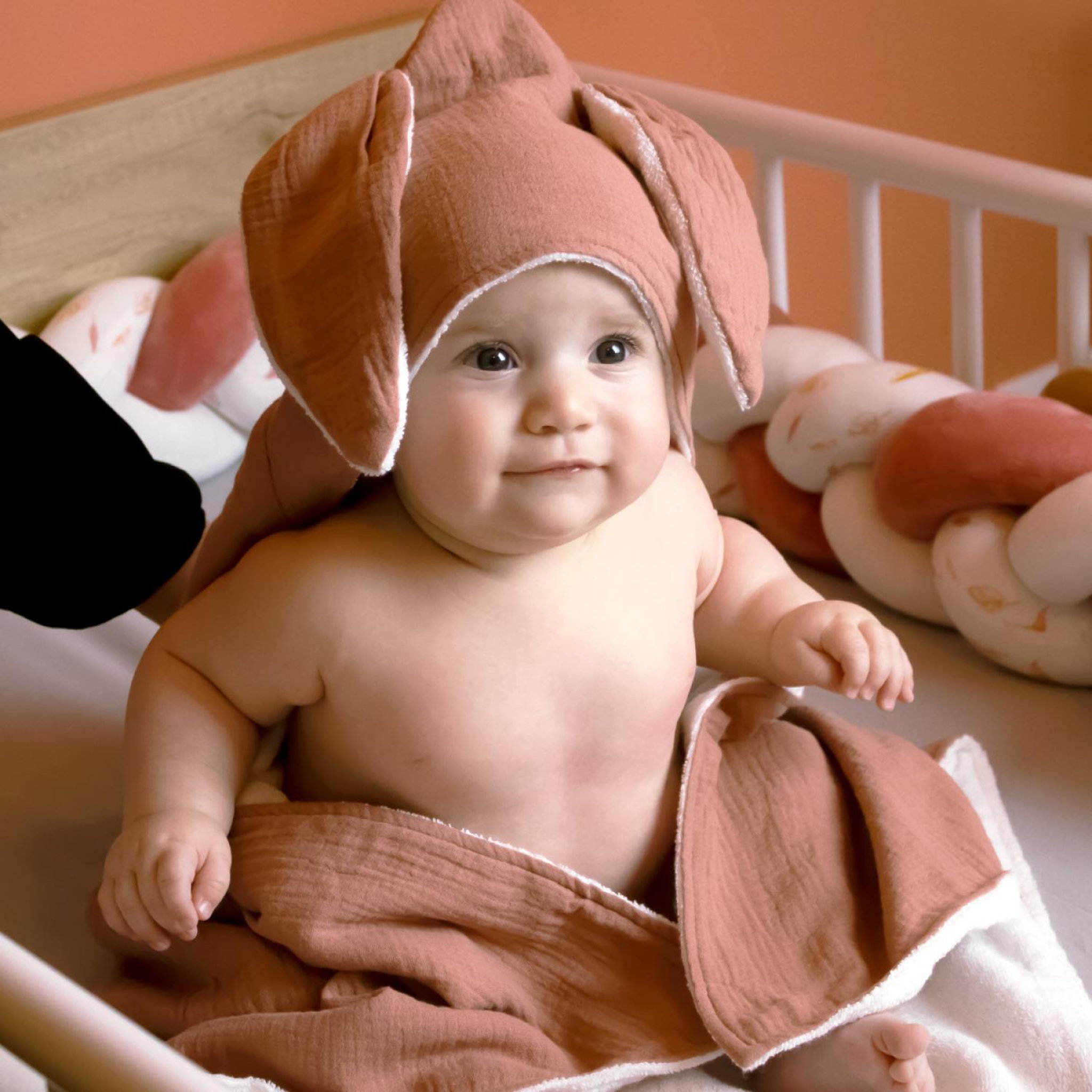 Voir la diapositive 4 : Monsieur Bébé Cape, sortie de bain pour bébé intérieur 100 % coton - 100 x 100 cm - Lapin - Vieux rose
