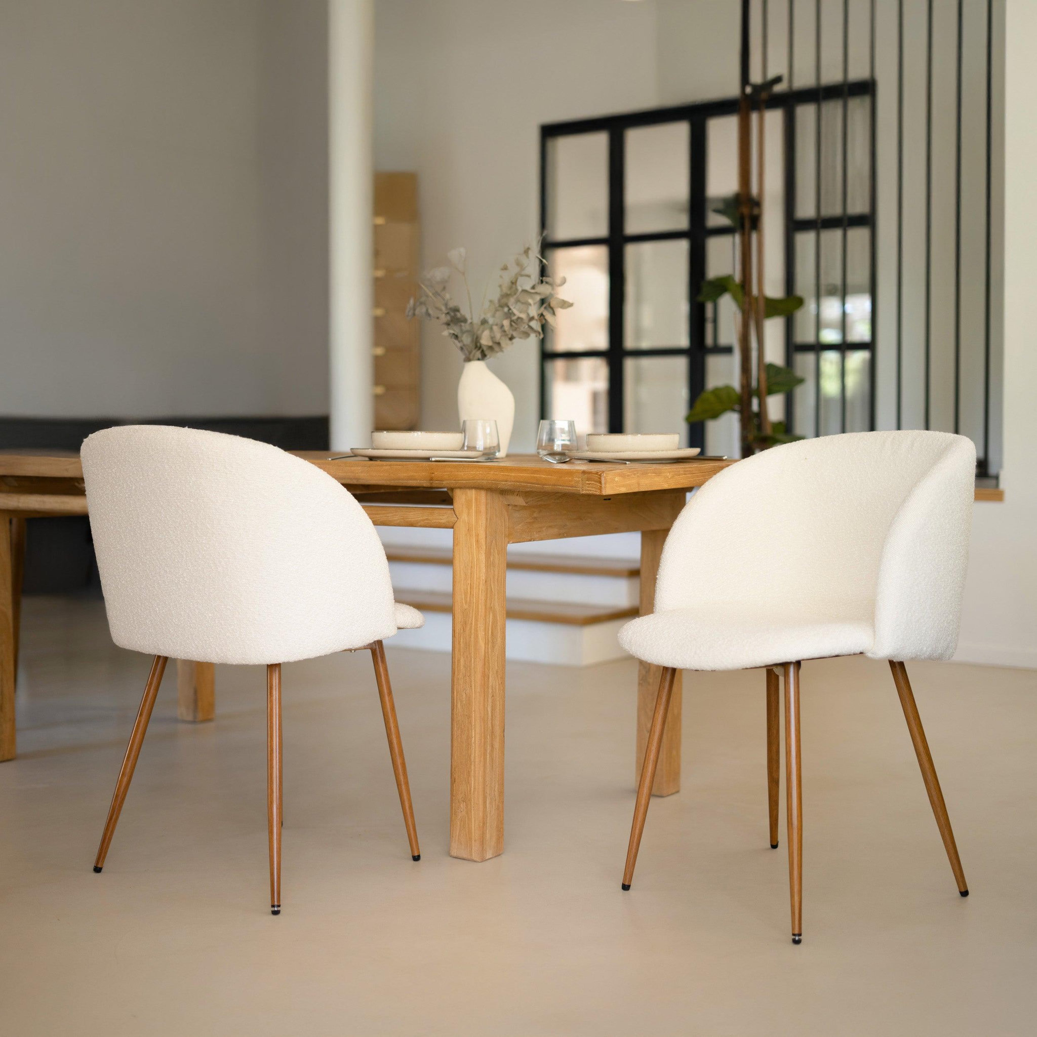 Voir la diapositive 2 : MAISON PAVANE Lot de 2 chaises en tissu bouclé beige-swan