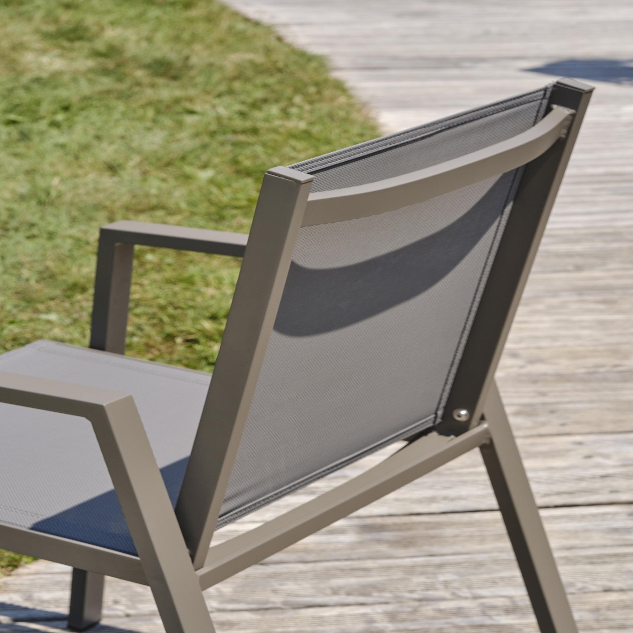 Voir la diapositive 5 : DCB GARDEN Lot de 2 fauteuils de jardin empilables en aluminium