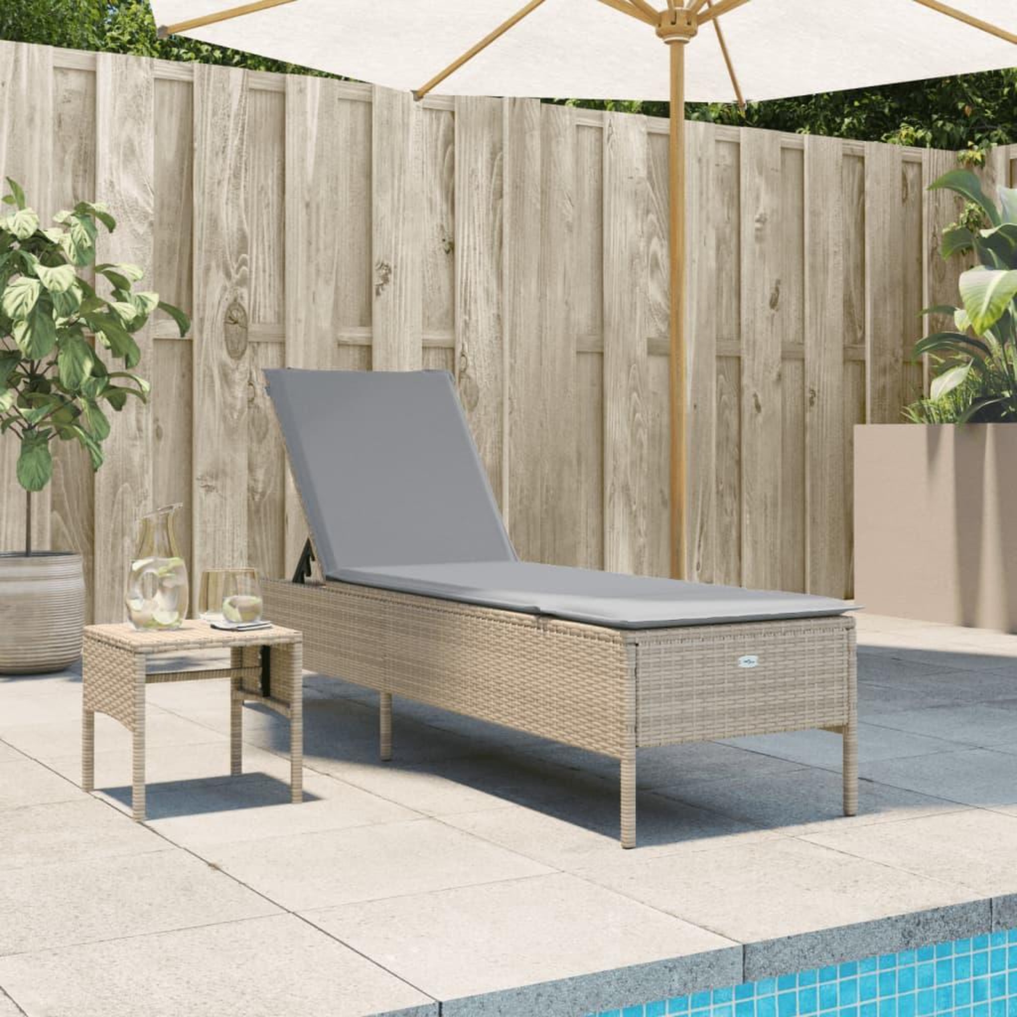 VIDAXL Chaise longue avec table et coussin beige resine tressee