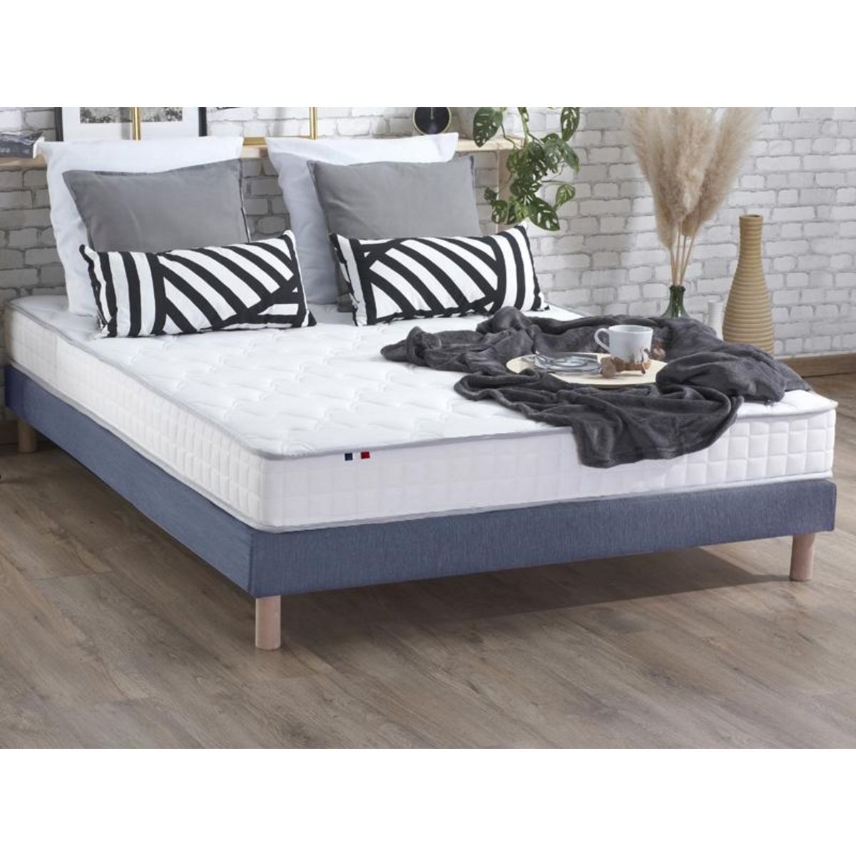 Matelas mousse accueil mémoire de forme 140x190 cm LAVANDOU