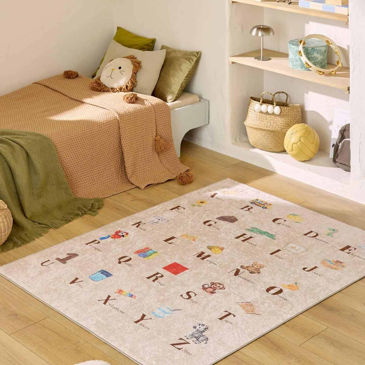SWEEEK Tapis éducatif intérieur enfant beige imprimé abécédaire - Scoty
