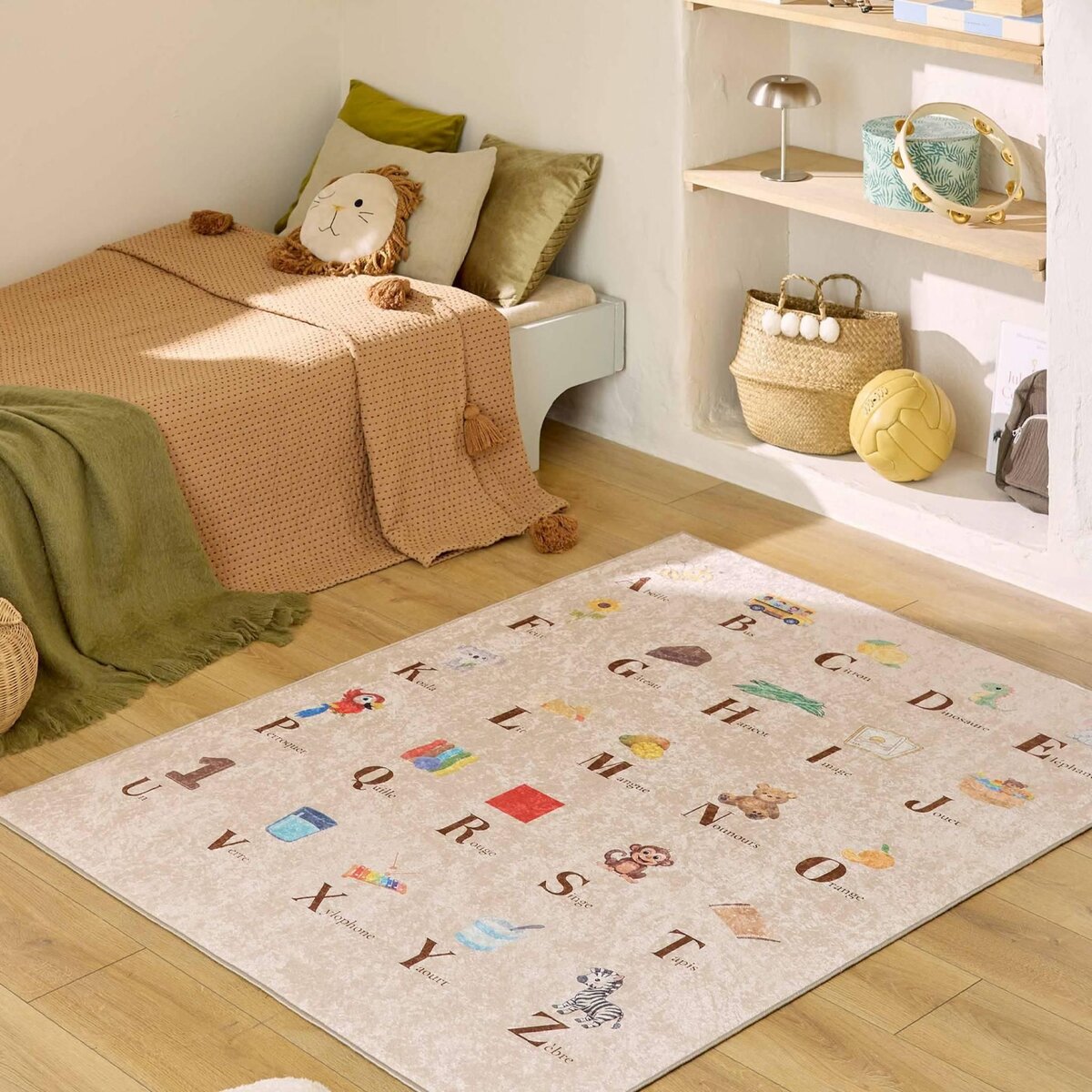 SWEEEK Tapis éducatif intérieur enfant beige imprimé abécédaire - Scoty