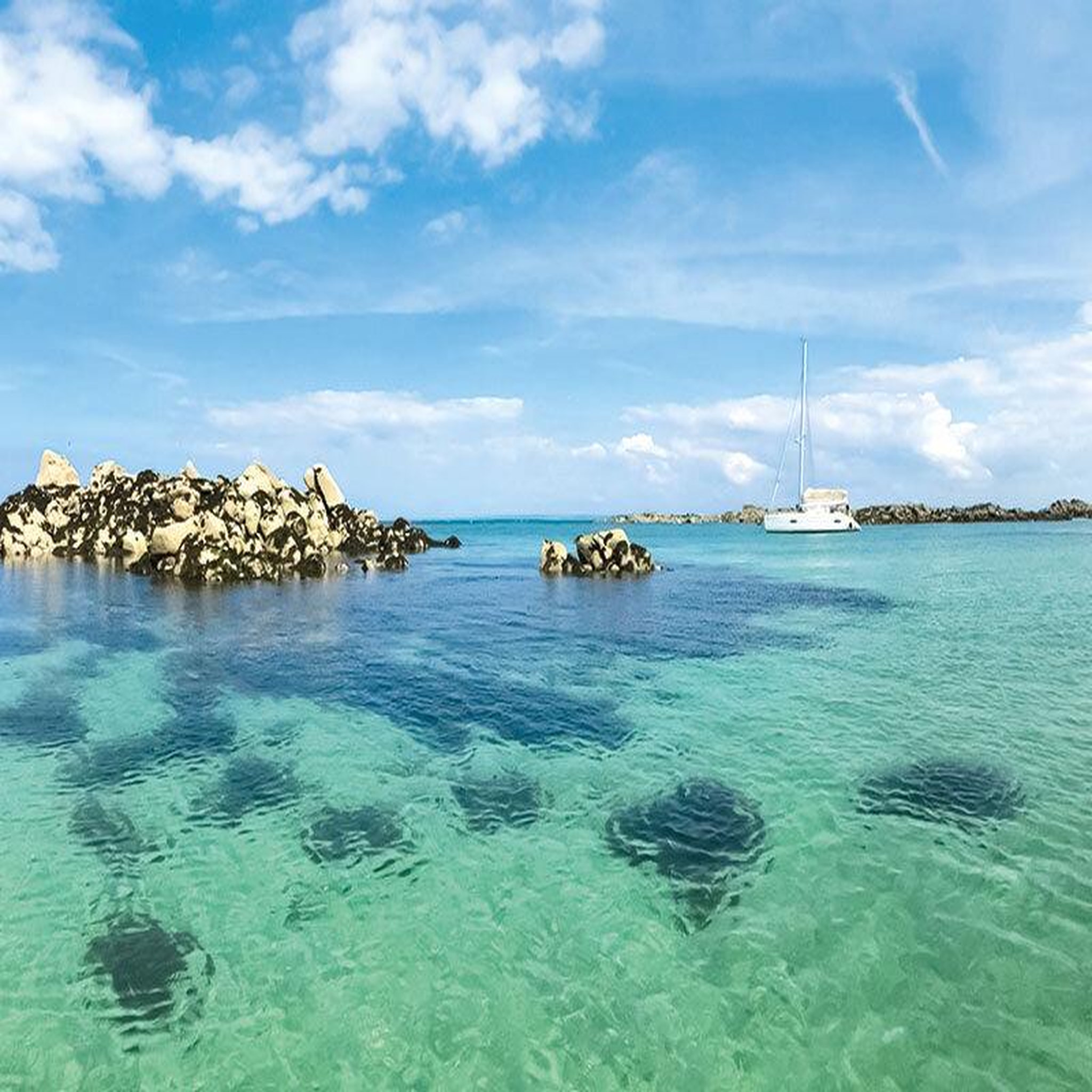 Voir la diapositive 2 : Smartbox 3h de croisière en catamaran dans les côtes-d'armor avec collation pour 2 - coffret cadeau sport & aventure