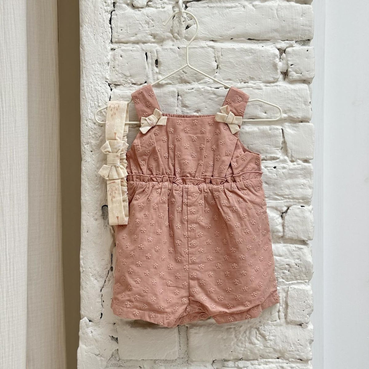 Petit Béguin Barboteuse bébé en broderie anglaise + headband Poésie d'été