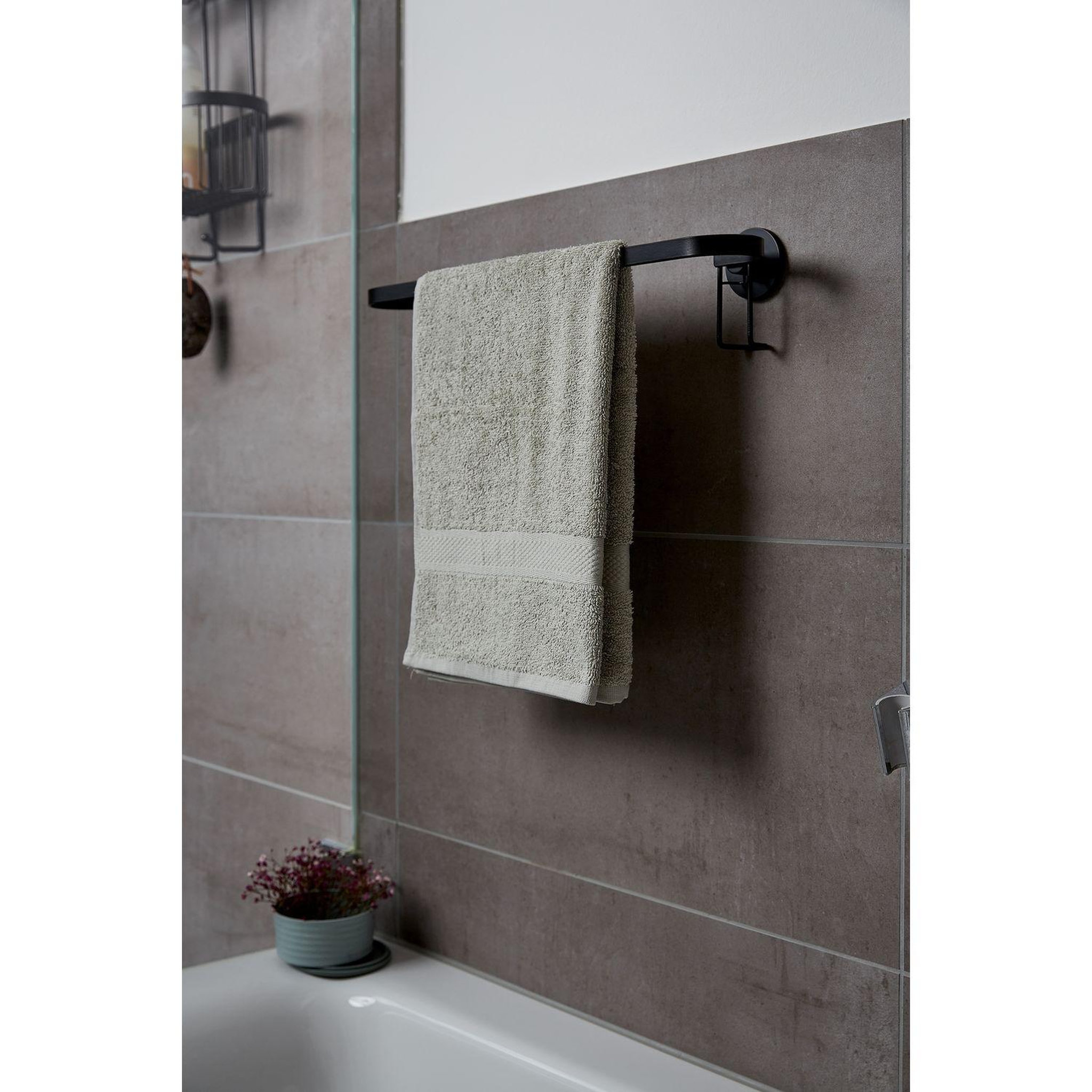 Voir la diapositive 4 : Wenko Porte-serviettes mural indus classic - l. 45 cm - noir