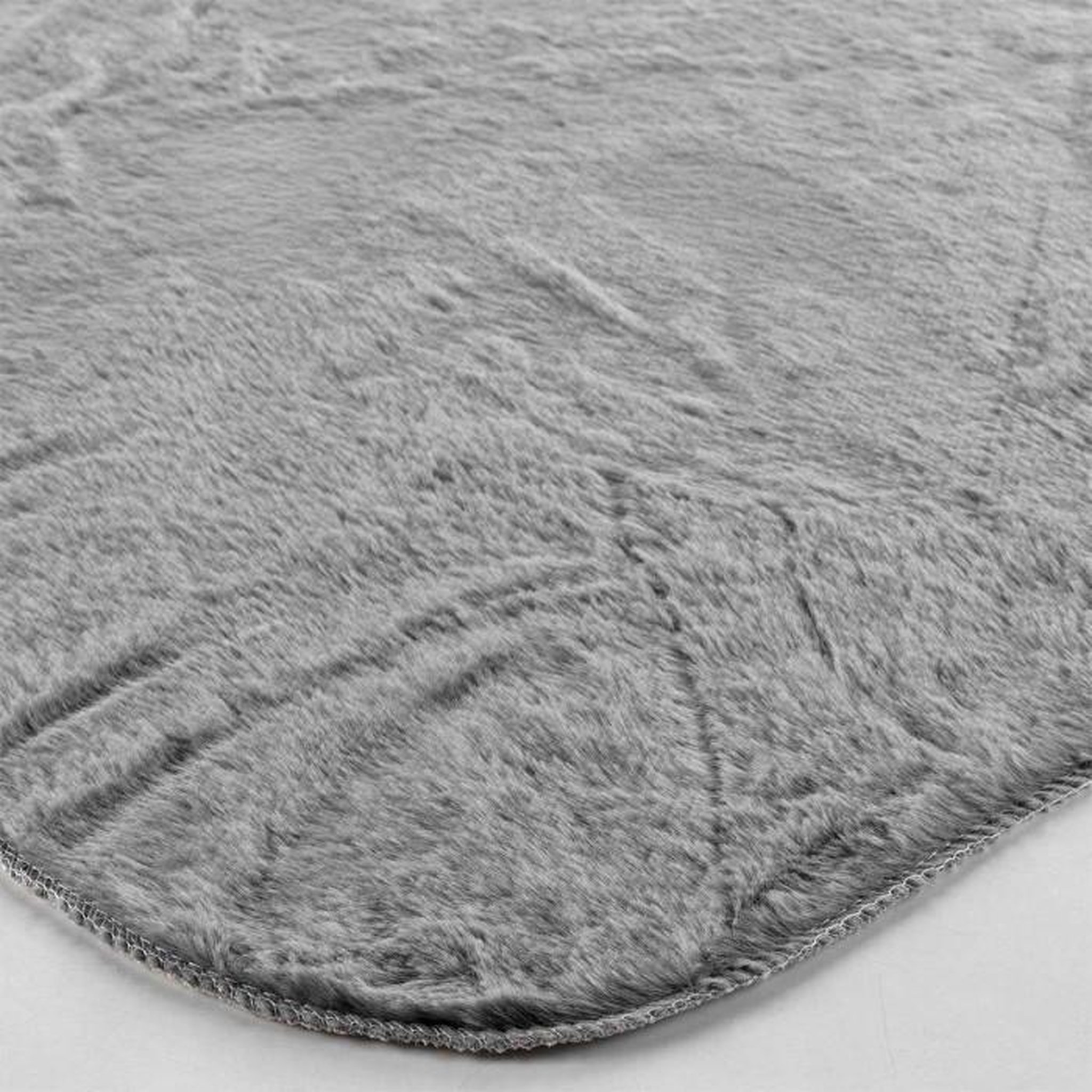 Voir la diapositive 2 : Paris Prix Tapis Imitation Fourrure  Réglisse  60x90cm Gris