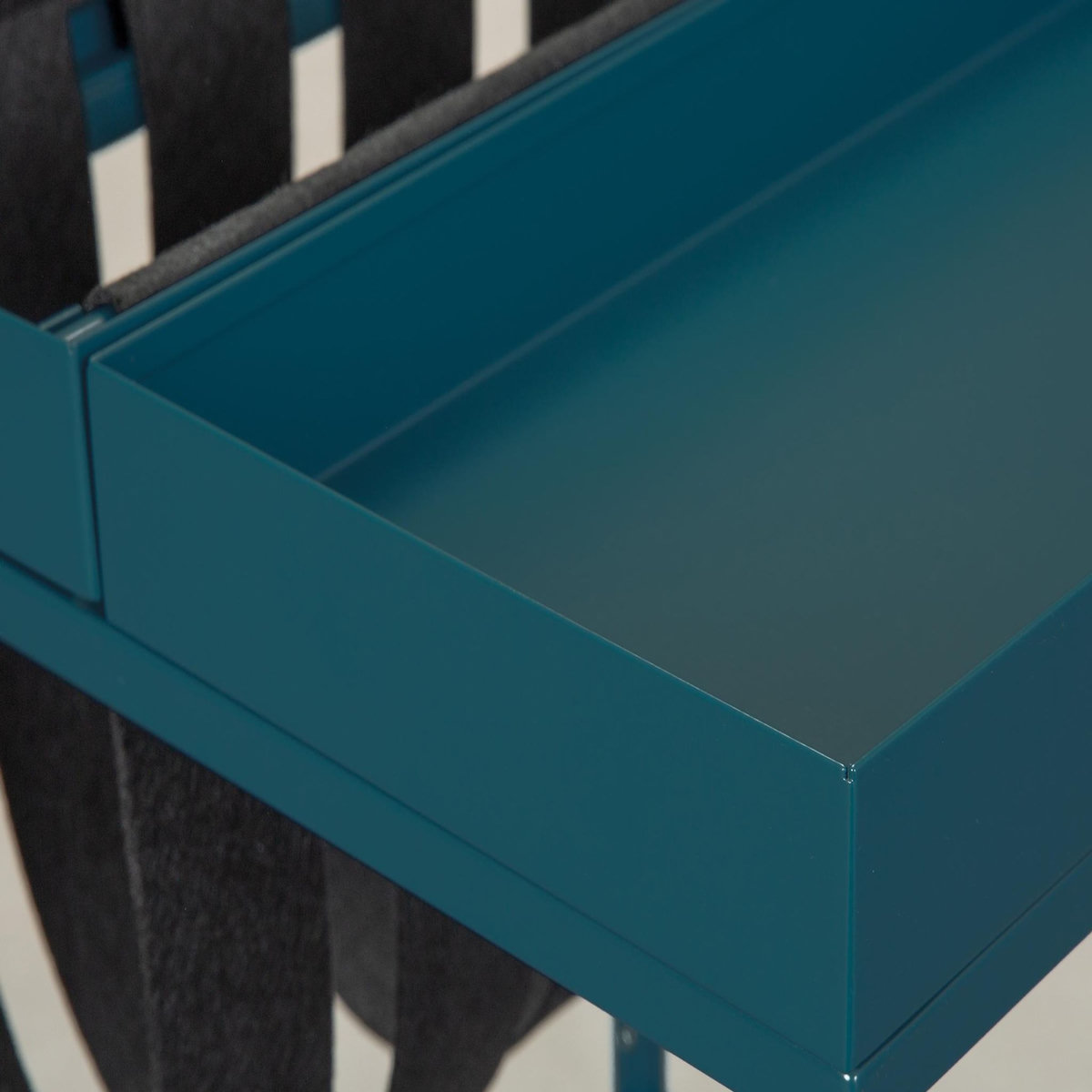 INTERLINK Table d'appoint CLUB NY MAGAZIN