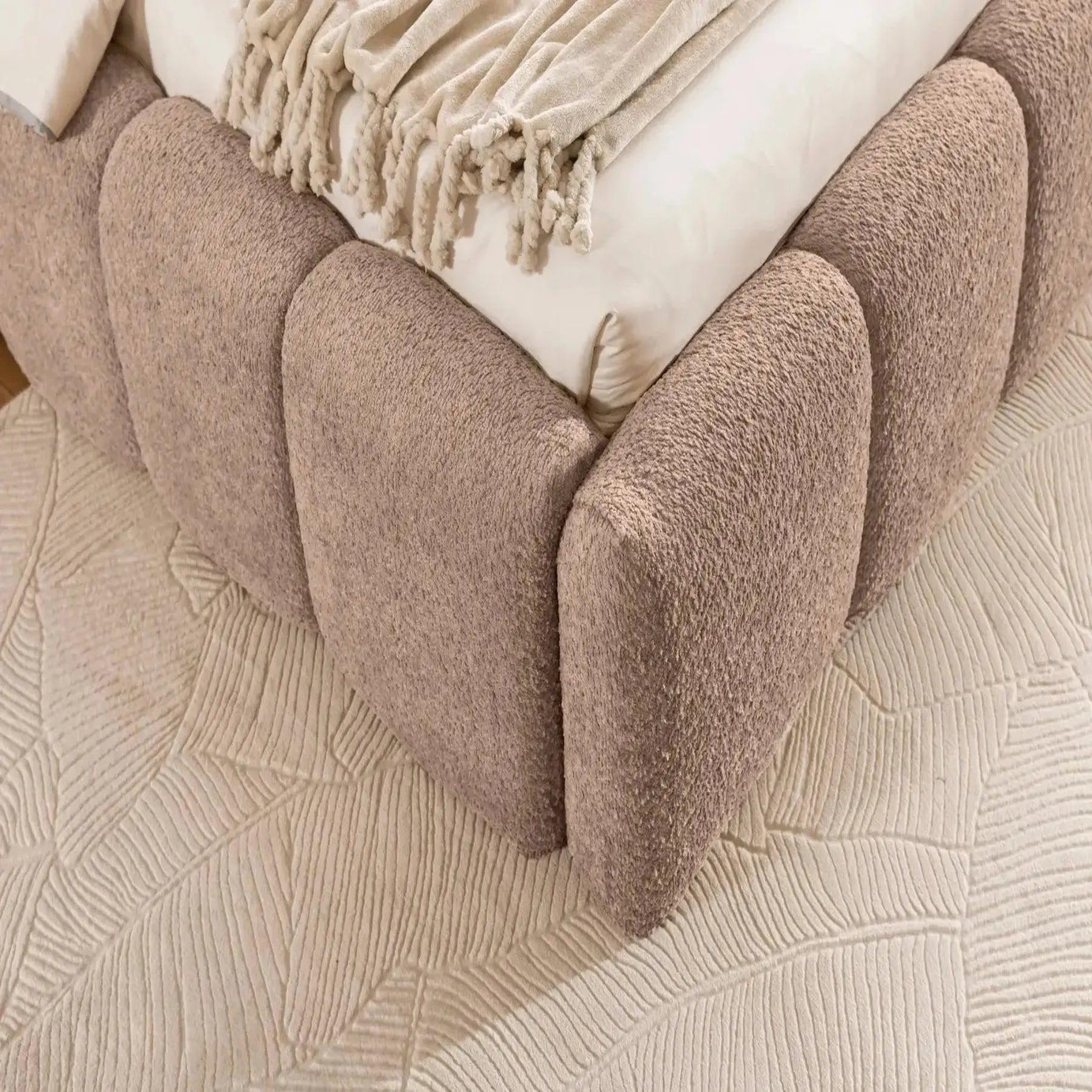 Voir la diapositive 5 : CASANOVA PARIS ELISE - Lit coffre tissu bouclette