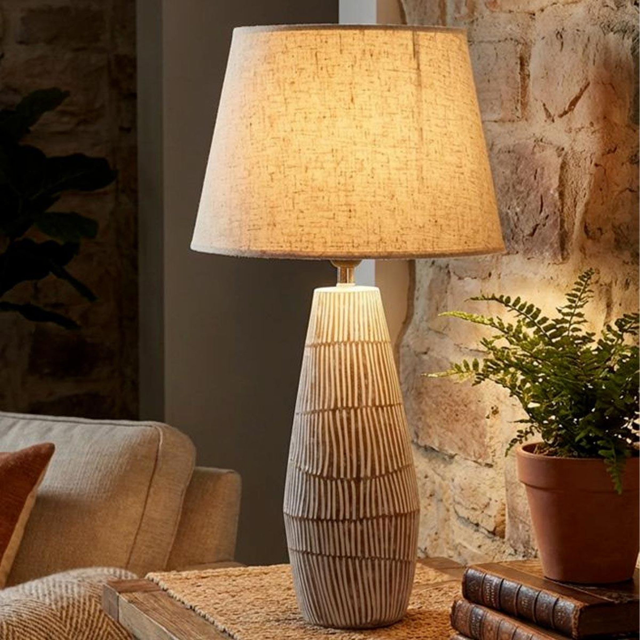 Voir la diapositive 5 : Paris Prix Lampe à poser  hanoi  69cm naturel