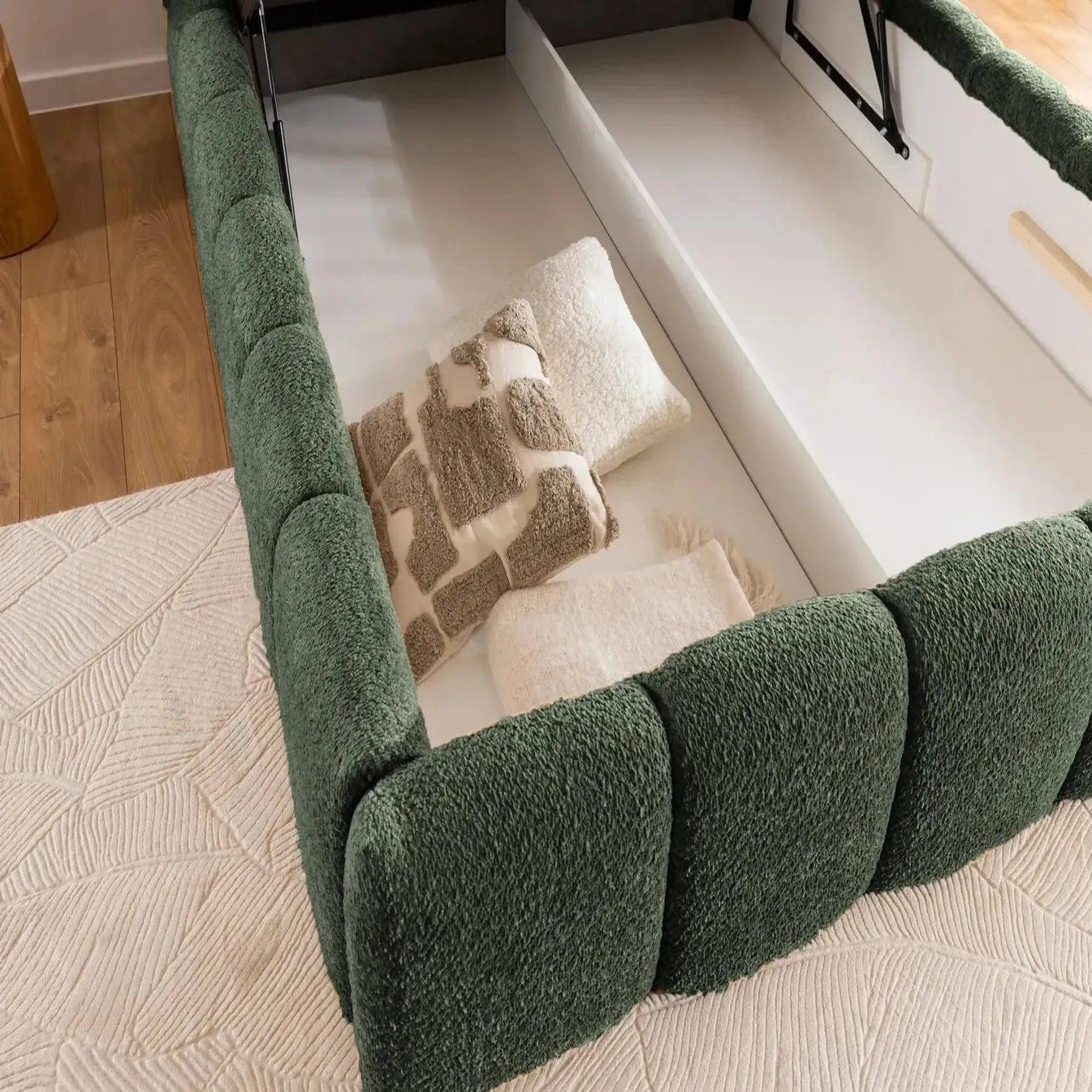 Voir la diapositive 6 : CASANOVA PARIS Elise - lit coffre tissu bouclette