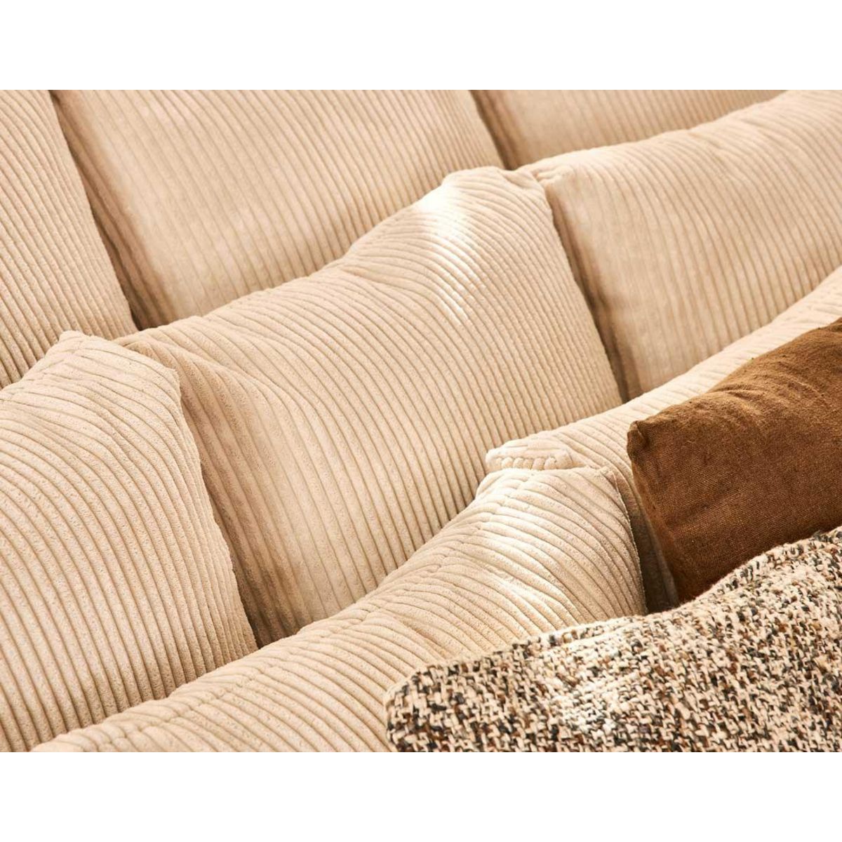 LISA DESIGN Amadora - canapé droit 4 places en velours côtelé