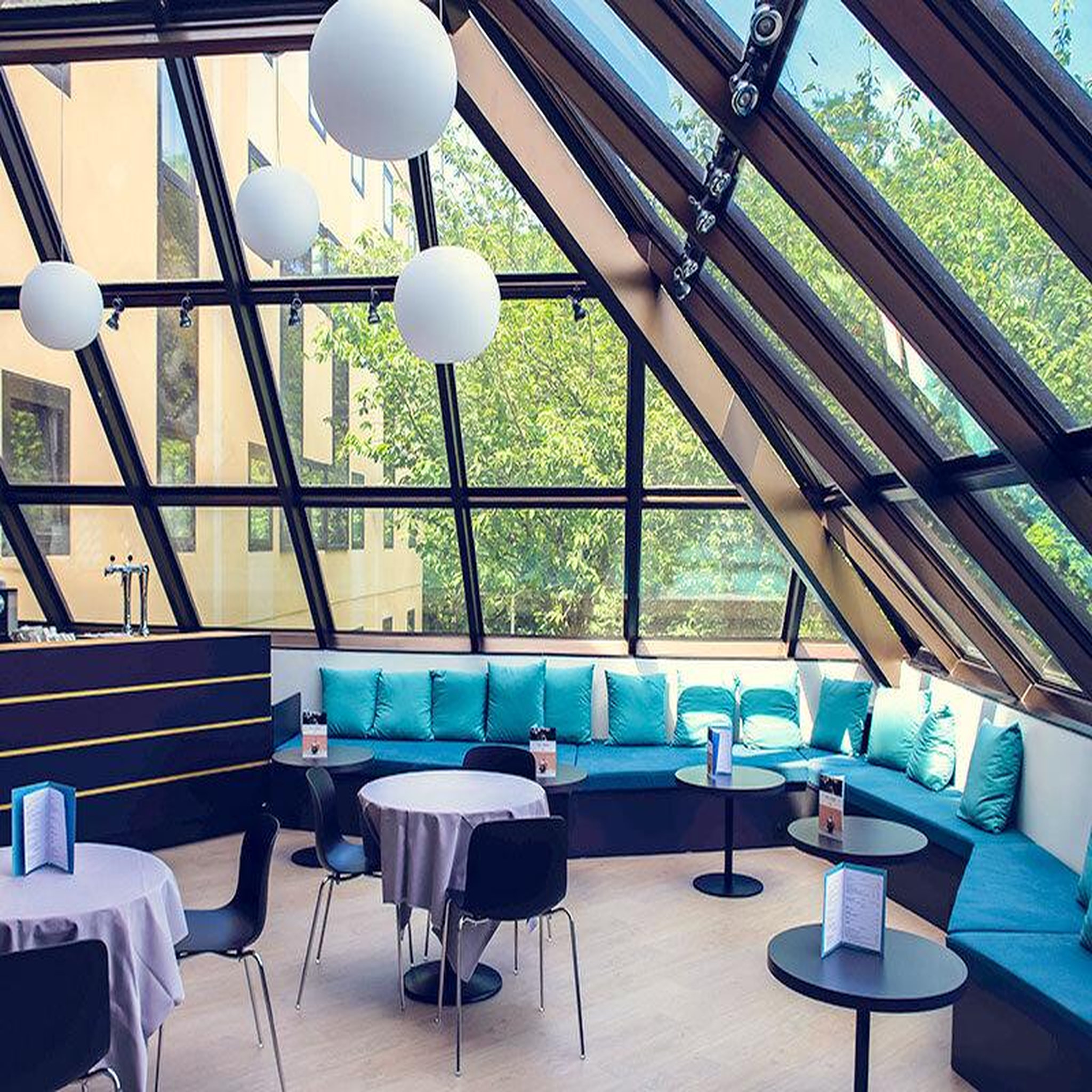 Voir la diapositive 6 : Smartbox Escapade avec dîner et spa à l'hôtel Mercure 4* Tours Sud - Coffret Cadeau Séjour