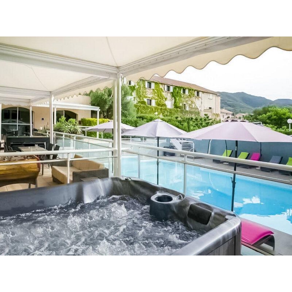 Smartbox Escapade magique dans un hôtel 4* en Haute-Corse - Coffret Cadeau Séjour