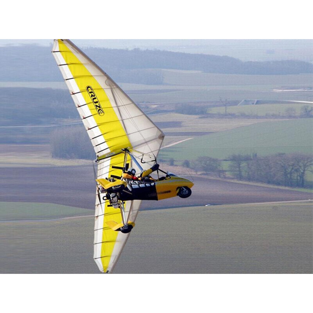 Smartbox Baptême de l'air en ULM pendulaire ou multiaxes avec vidéo du vol dans les environs de Paris - Coffret Cadeau Sport & Aventure