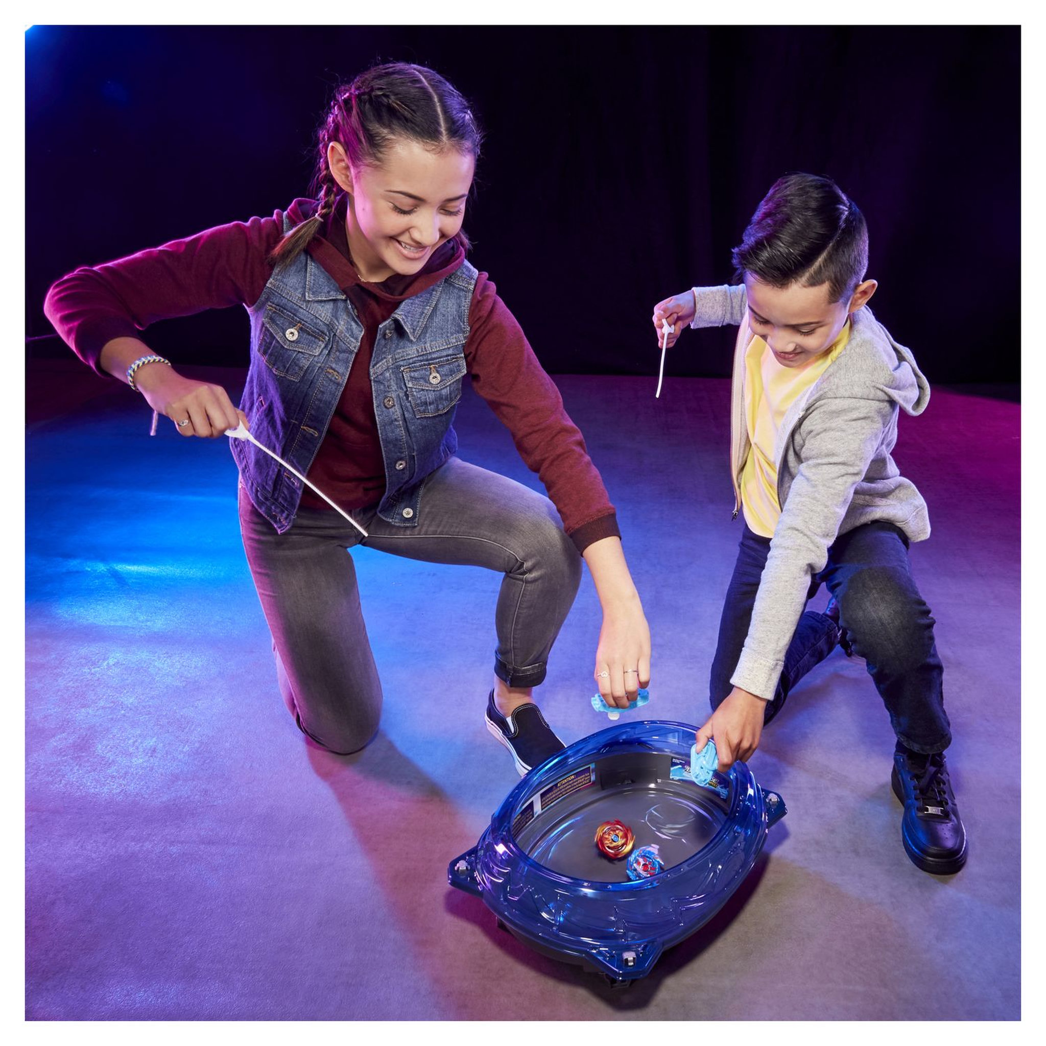 Voir la diapositive 6 : HASBRO Beyblade Burst surge SpeedStorm - Set de combat/Arène K.O. électrique