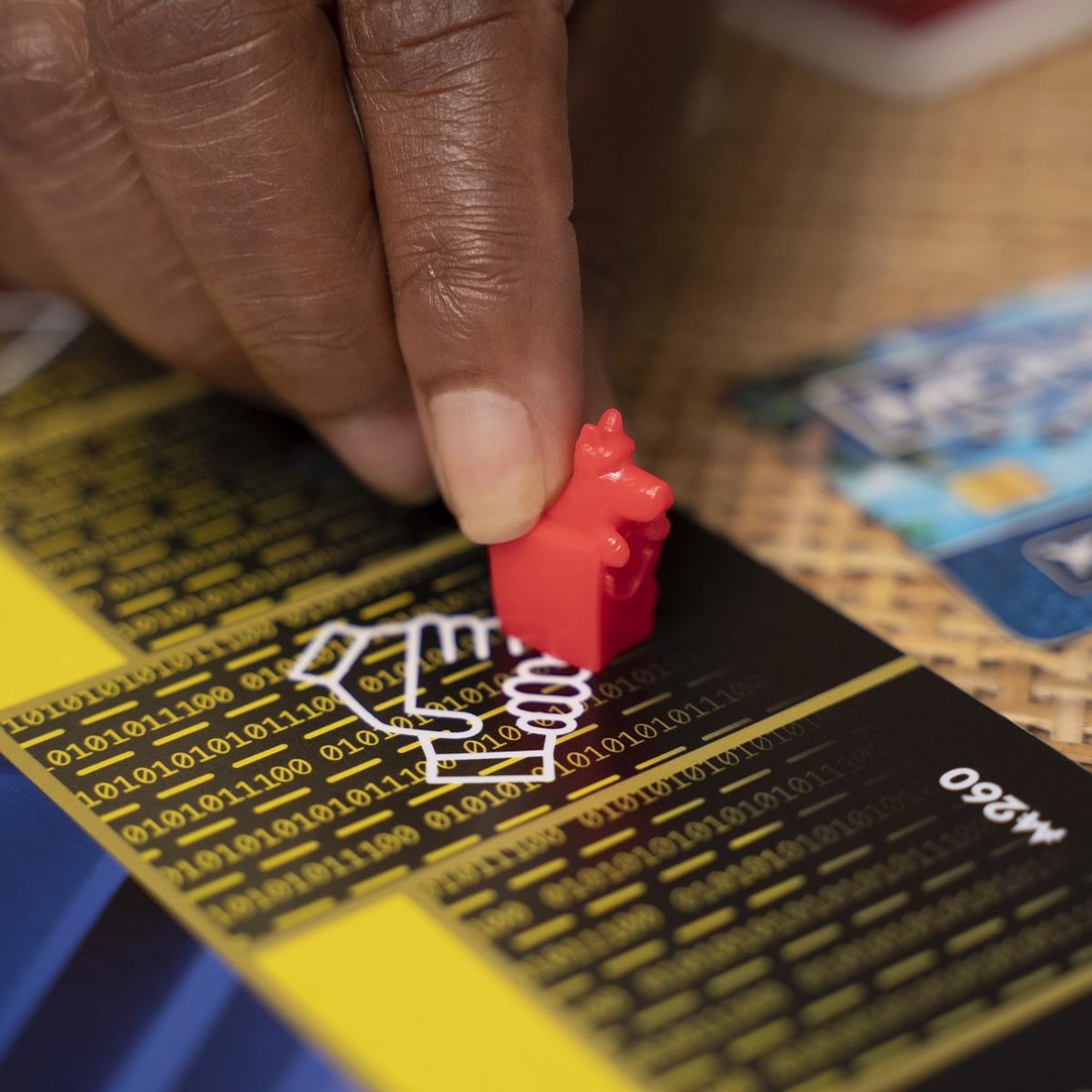 Voir la diapositive 5 : HASBRO Jeu Monopoly Super Electronique