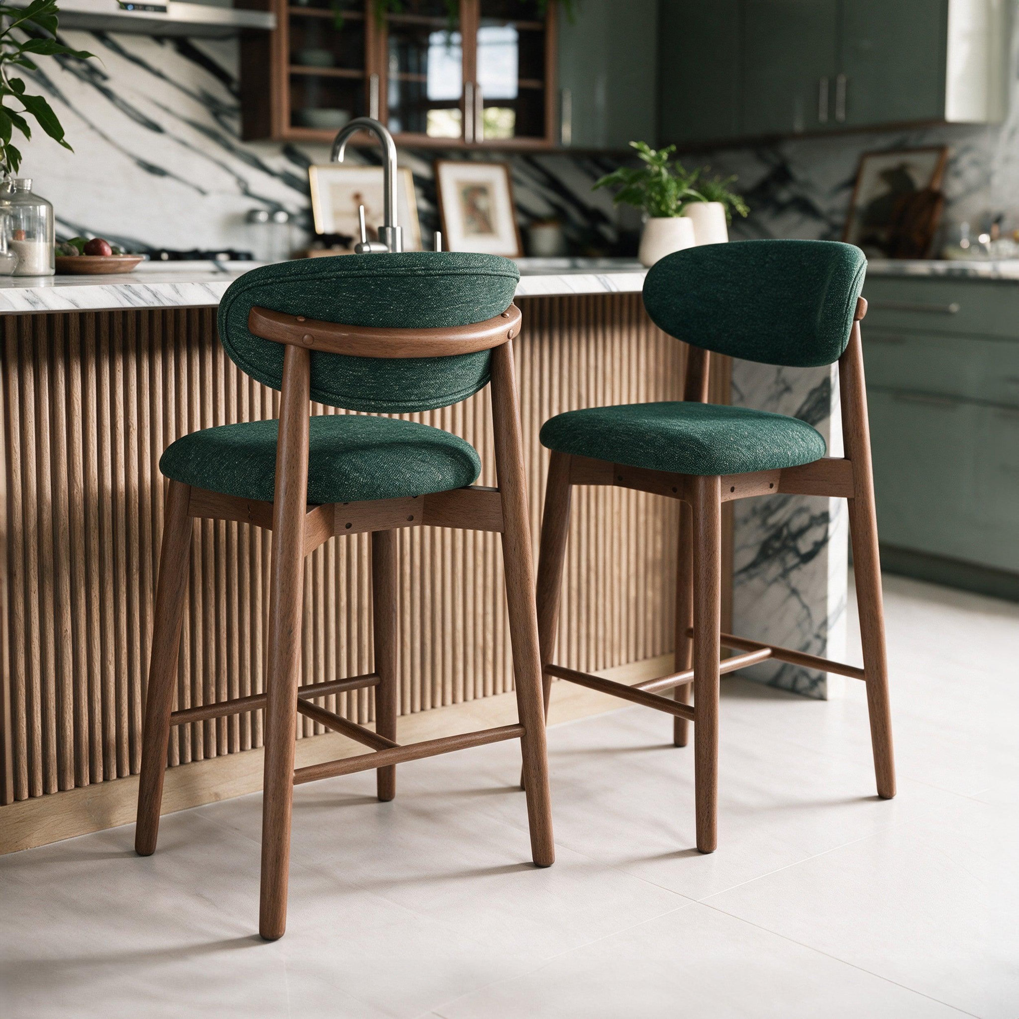 Voir la diapositive 2 : MAISON PAVANE Lot de 2 chaises pour ilot central 64,5 cm en tissu vert sapin-yuna
