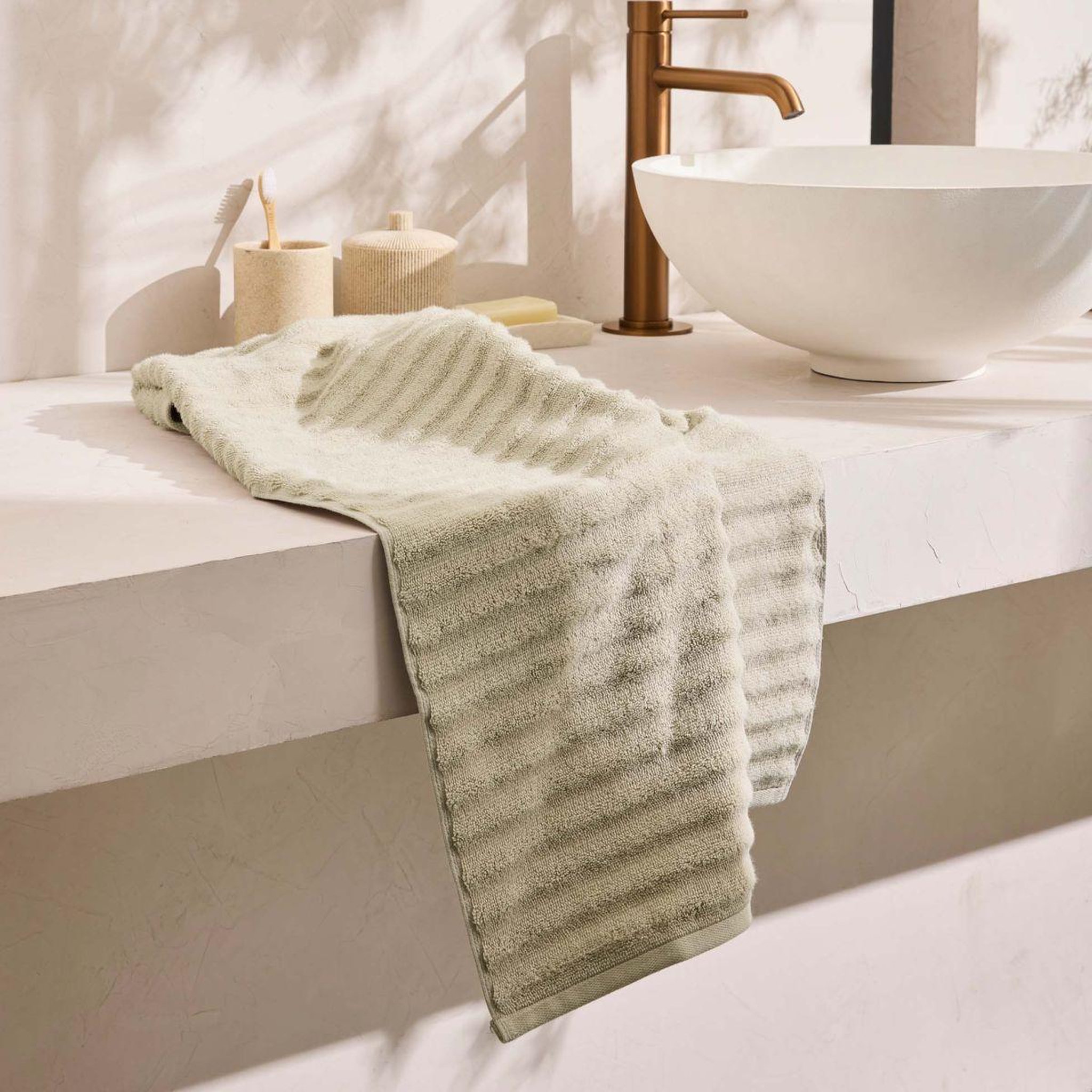 Voir la diapositive 4 : Douceur d'Intérieur Serviette de toilette  maya  50x90cm taupe