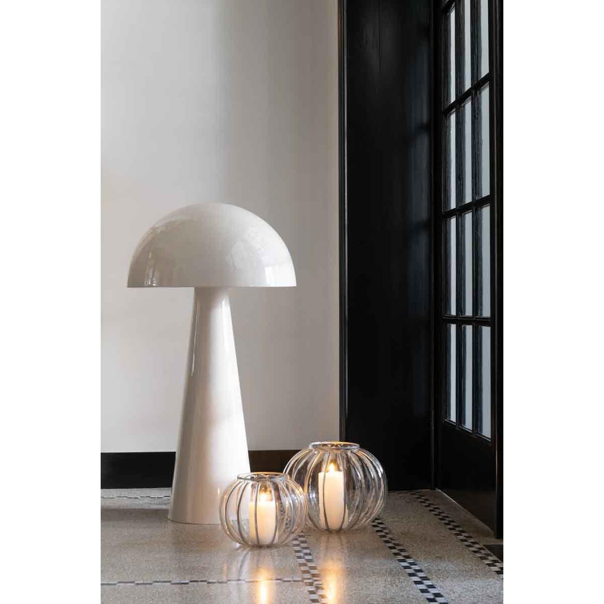 Voir la diapositive 4 : J-LINE Photophore en verre  boule  23cm argent