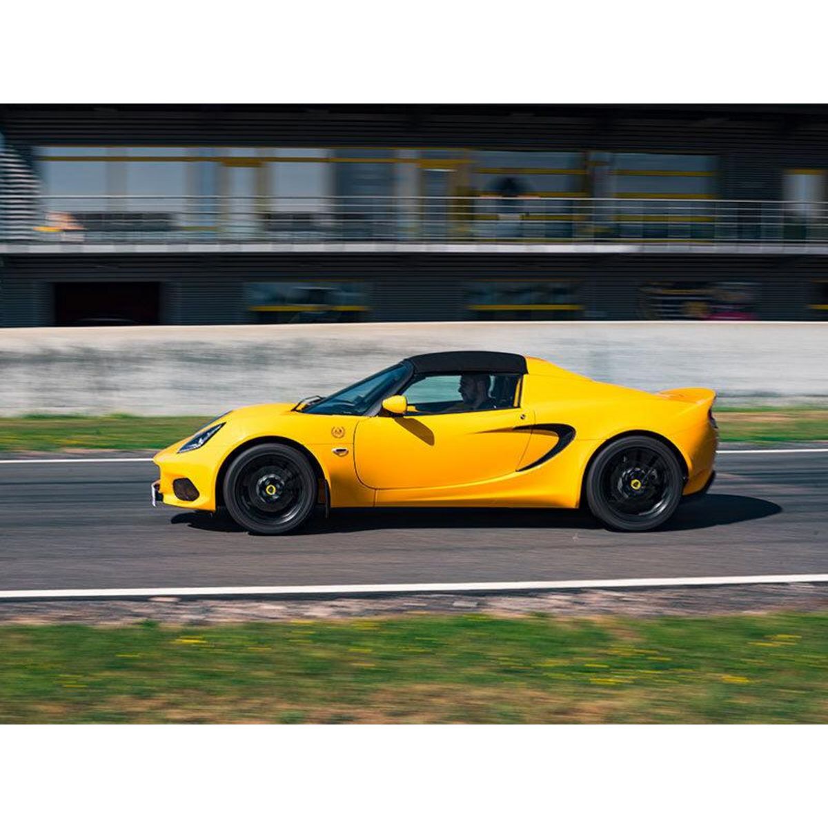 Smartbox 3 tours au volant d'une Lotus Elise Sport près de Saint-Étienne - Coffret Cadeau Sport & Aventure