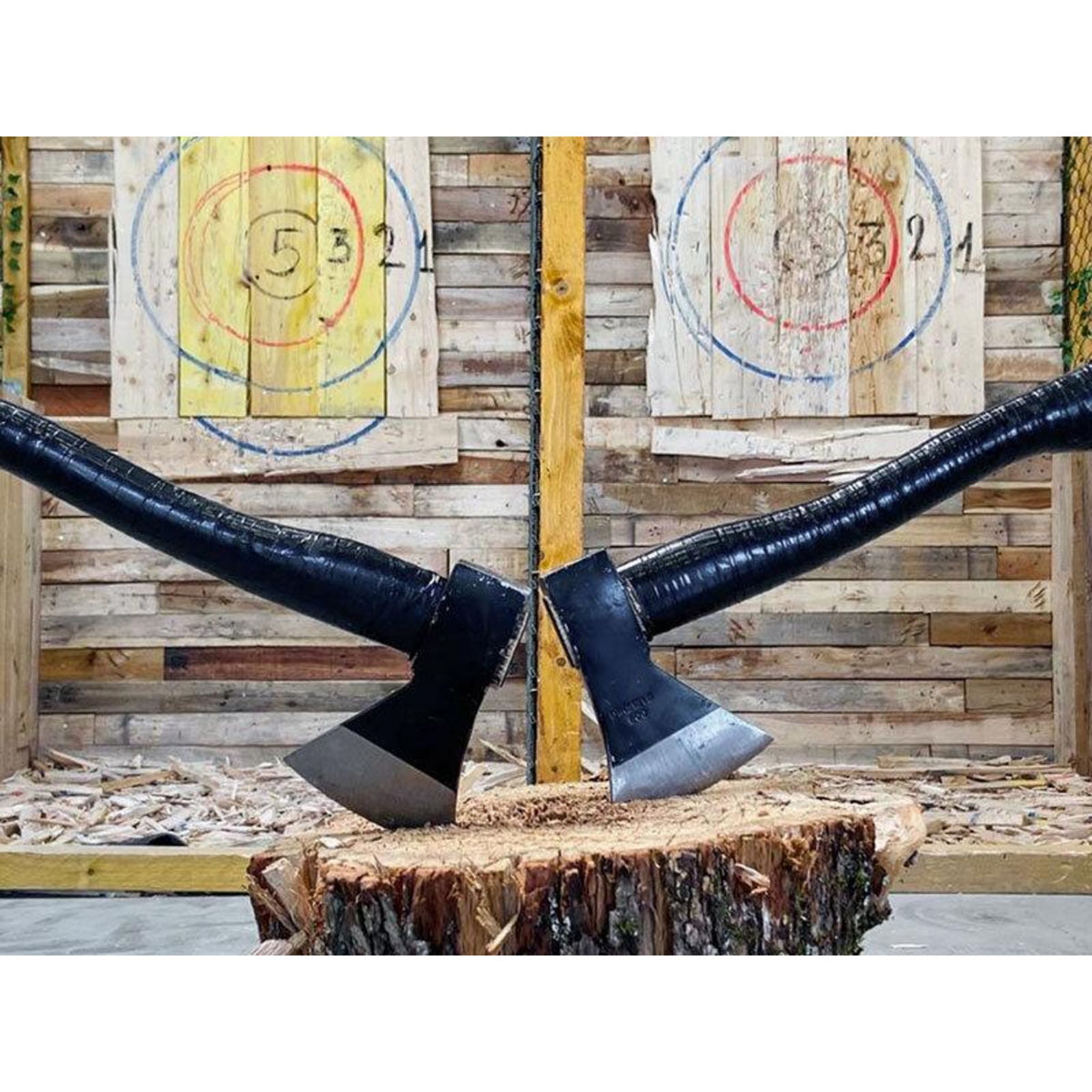 Smartbox Session de lancer de hache pendant 1h près de Paris - Coffret Cadeau Sport & Aventure