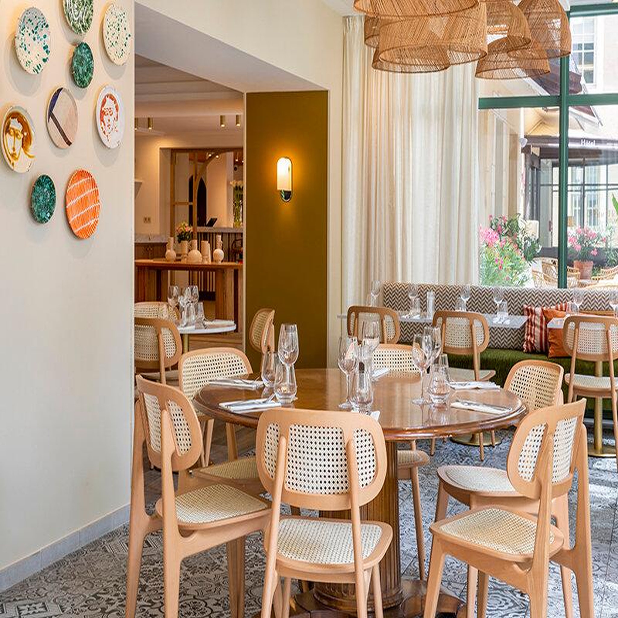 Voir la diapositive 2 : Smartbox 2 jours de luxe à orange en hôtel 4* avec dîner et accès à l'espace détente - coffret cadeau séjour