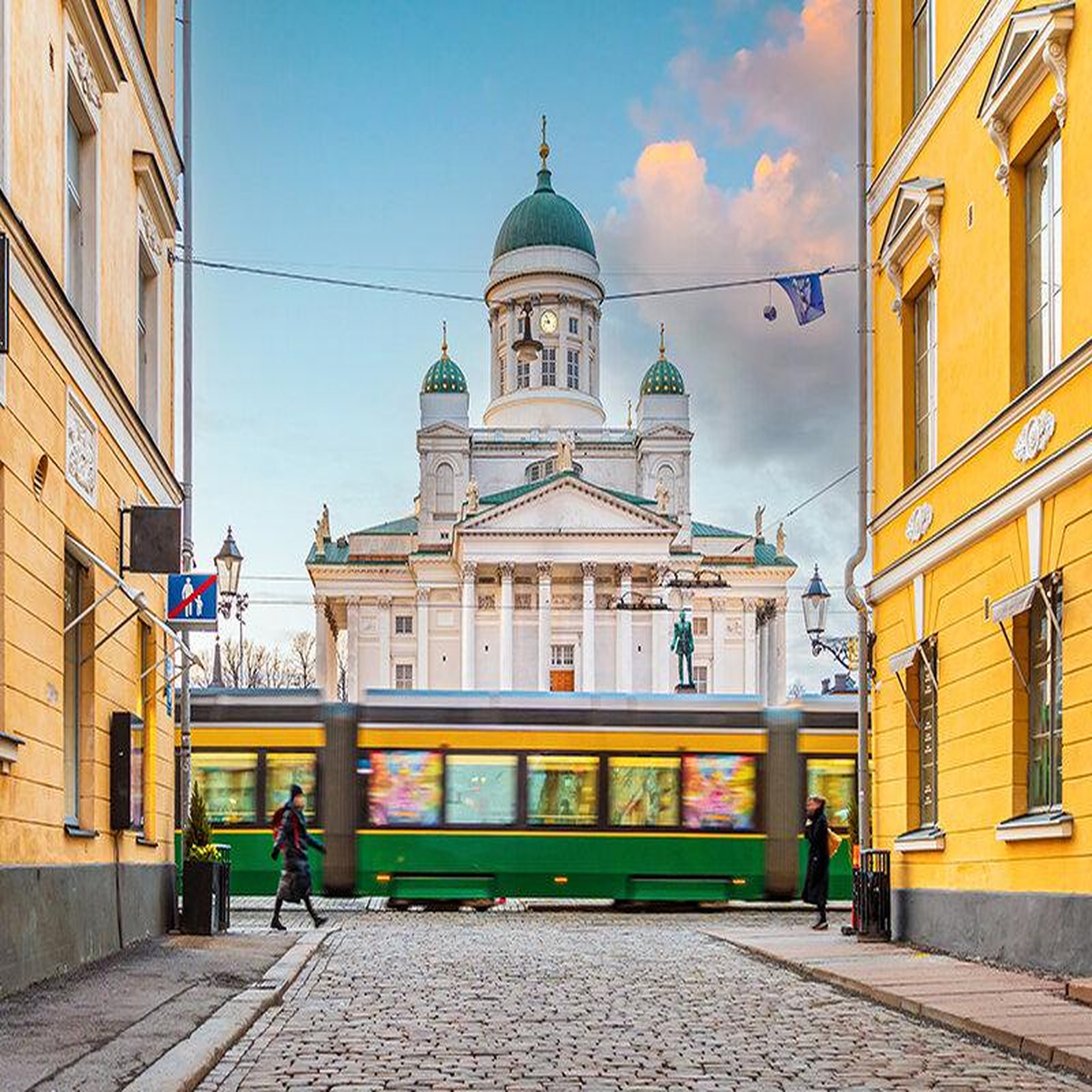 Voir la diapositive 4 : Smartbox 3 jours à helsinki avec visite guidée de la ville - coffret cadeau séjour