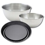 ZENKER Ensemble comprenant 1 moule à tarte renversée 30 cm, 1 spatule Zenker et 2 bols à mixer en inox Fackelmann