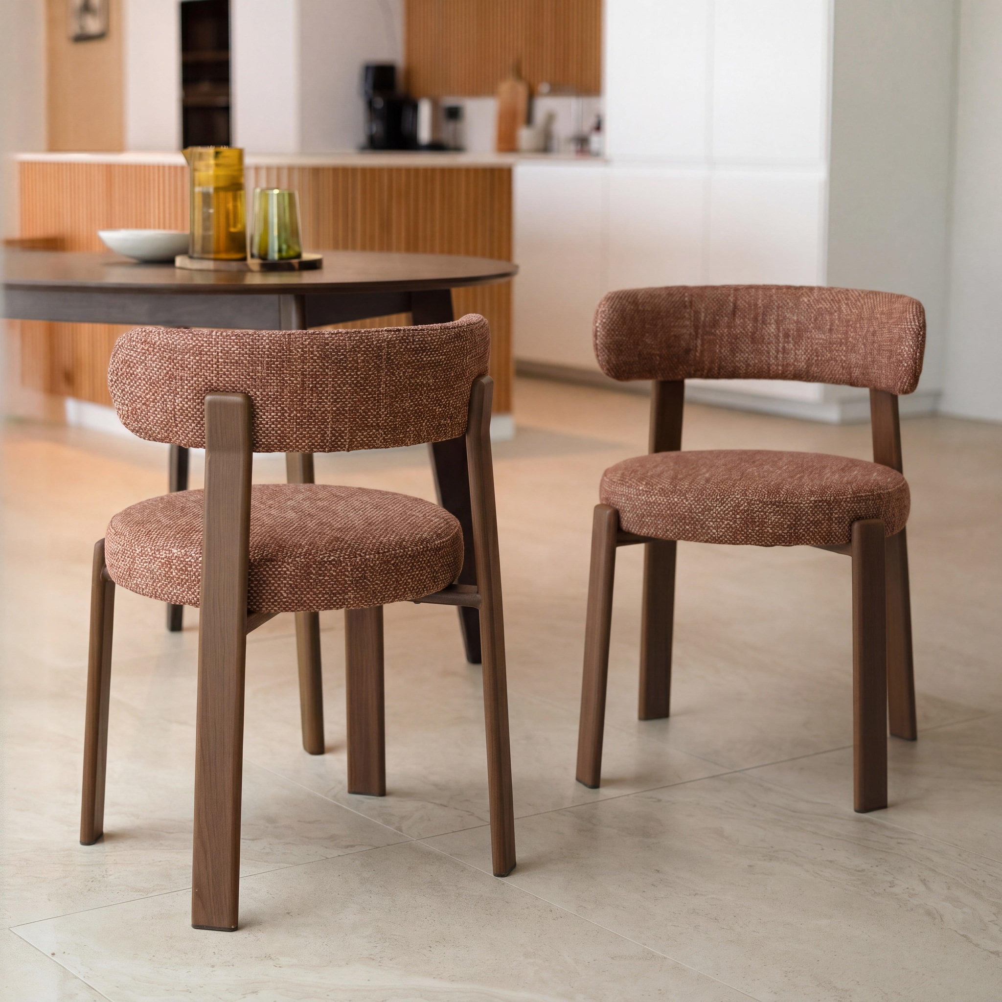 Voir la diapositive 2 : MAISON PAVANE Lot de 2 chaises en tissu texturé brun canelle, pieds en métal-Aura