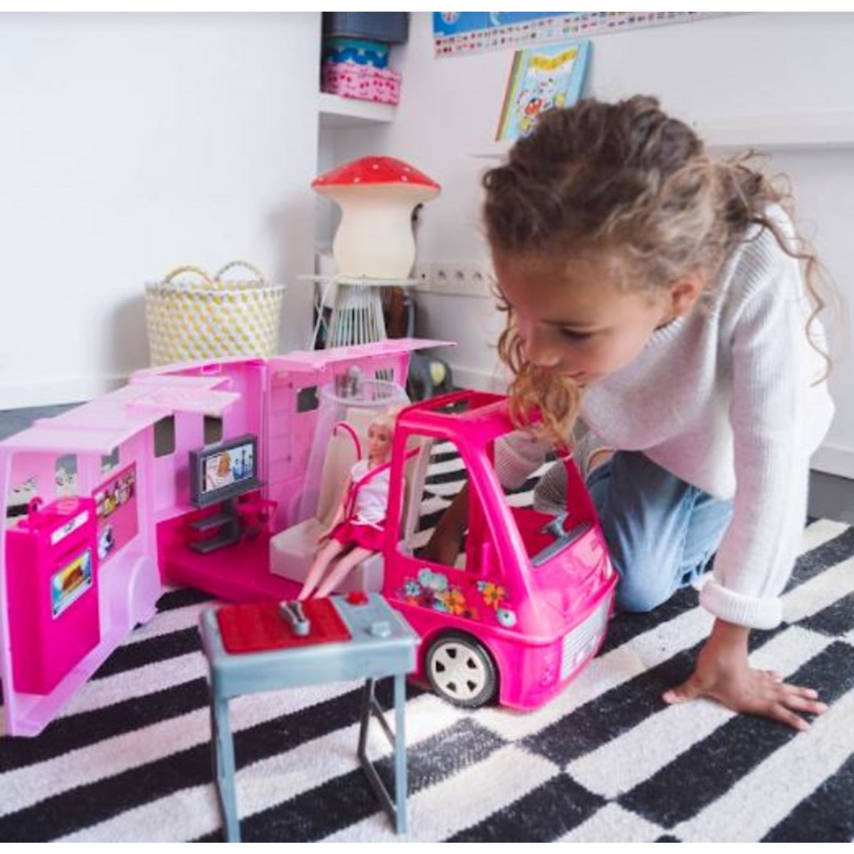 One Two Fun Camping car avec poupée