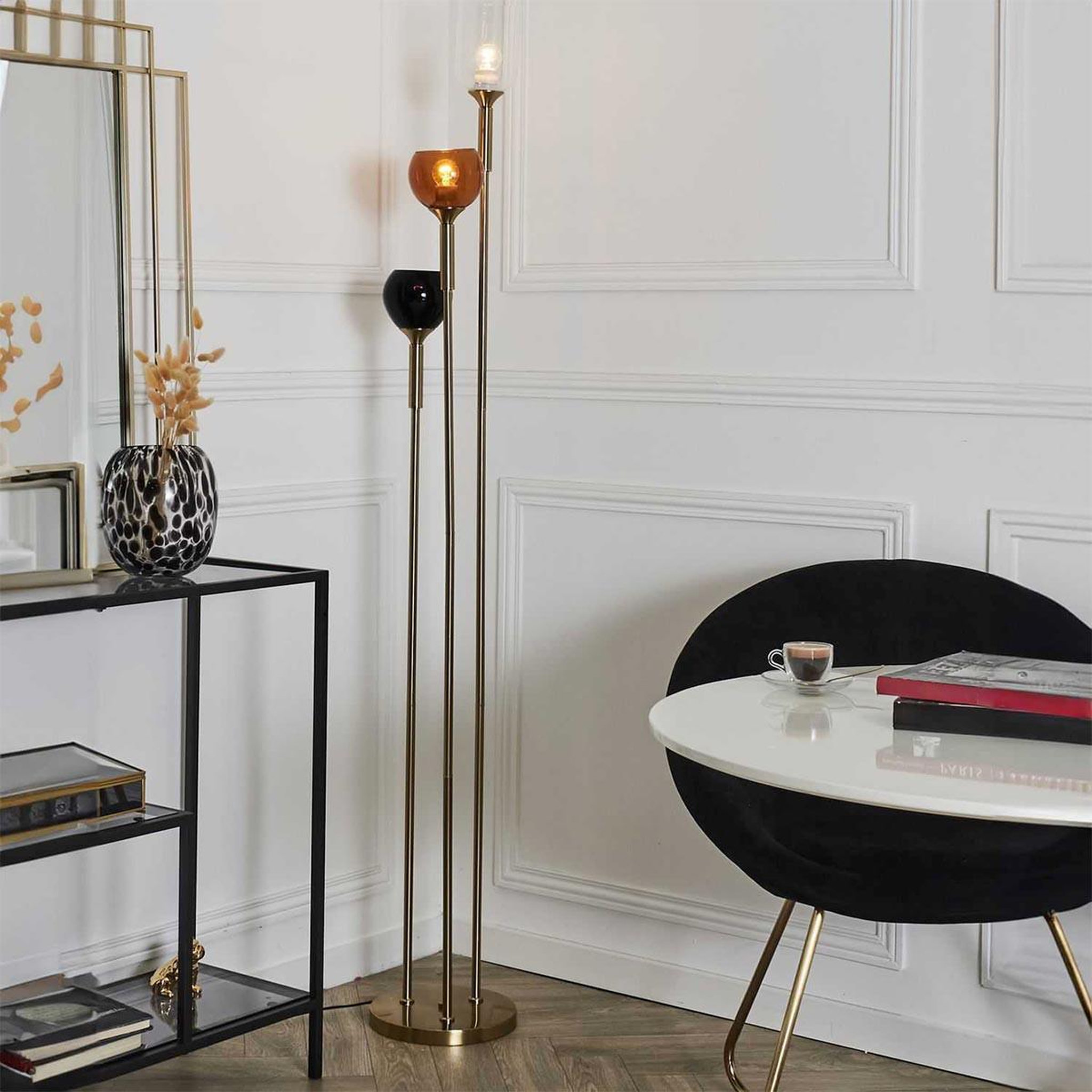 Voir la diapositive 5 : The Home Deco Factory Lampadaire Design  Tripod  150cm Multicolore
