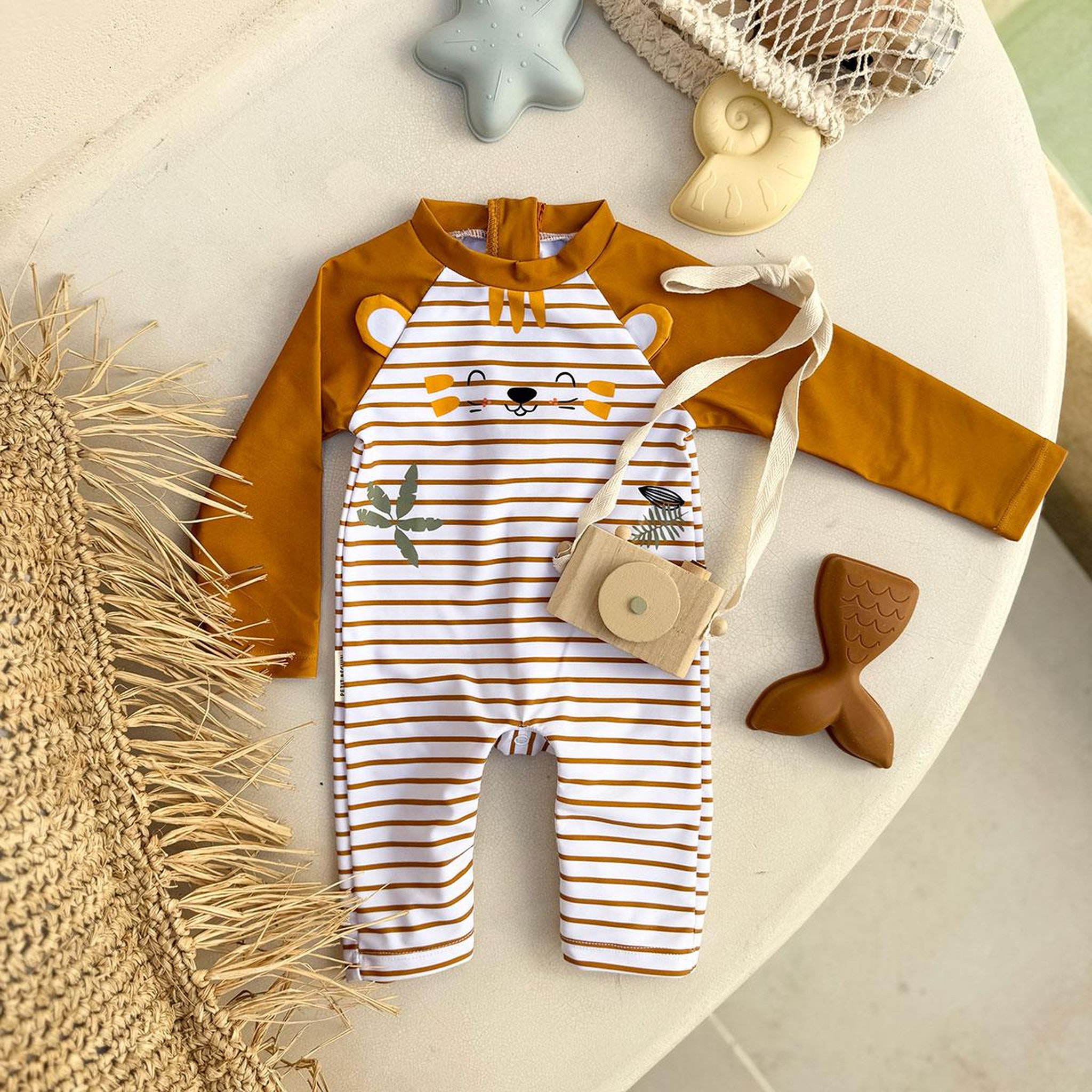 Voir la diapositive 4 : Petit Béguin Combinaison de bain bébé manches longues protection uv mio