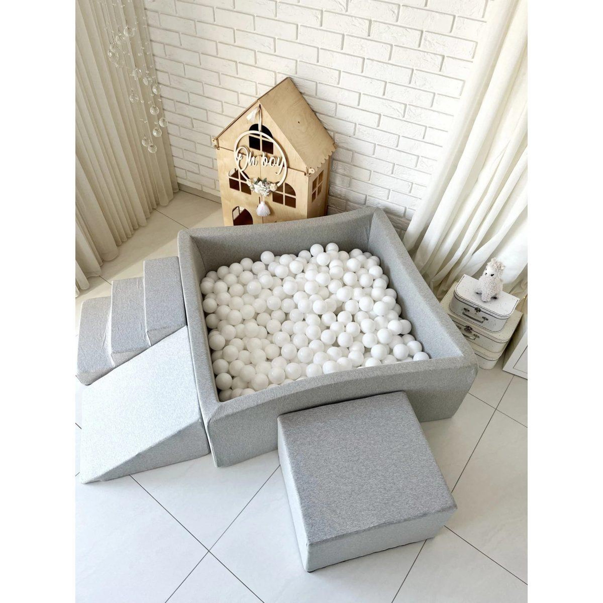 Voir la diapositive 5 : MONIO FOR KIDS Piscine à balles carrée 106 x 106 x 40 cm avec modules en mousse avec 400 balles — Gris clair