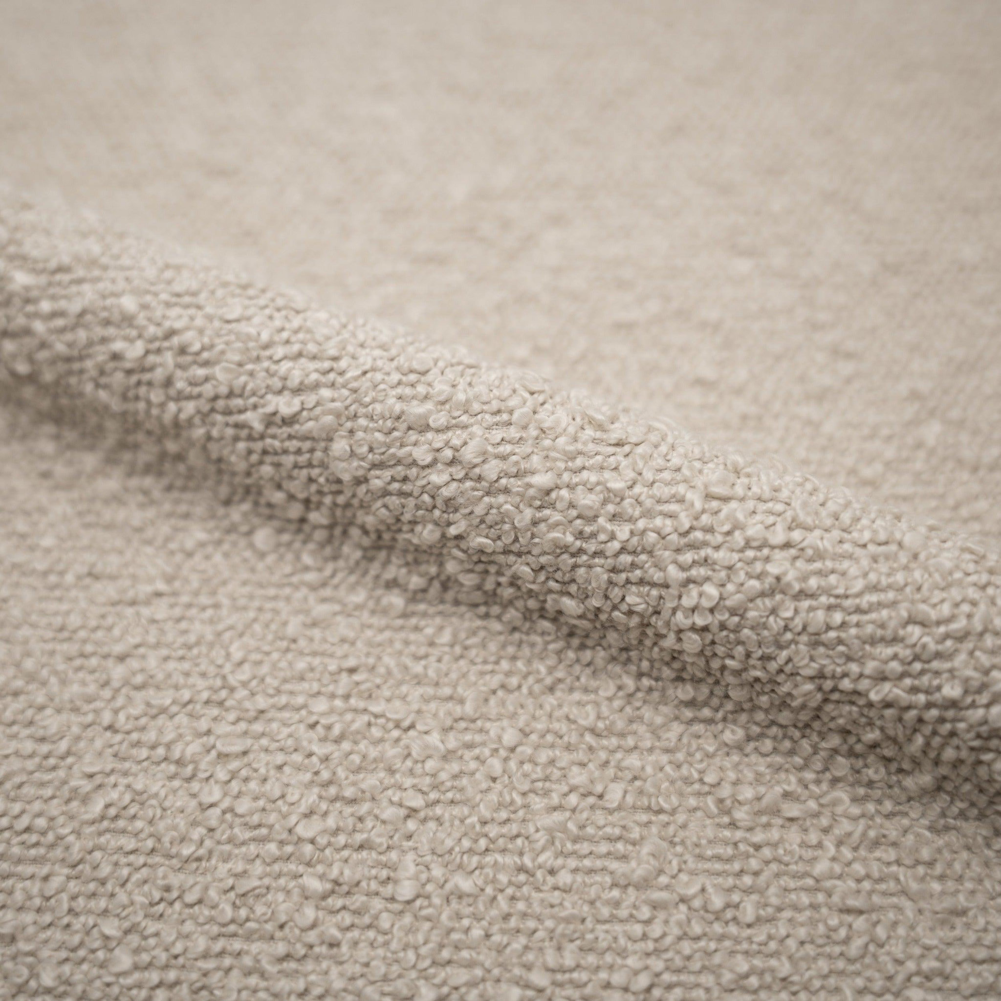 Voir la diapositive 3 : MAISON PAVANE Lot de 2 chaises pour îlot central 65.5 cm en tissu bouclette beige-henrik