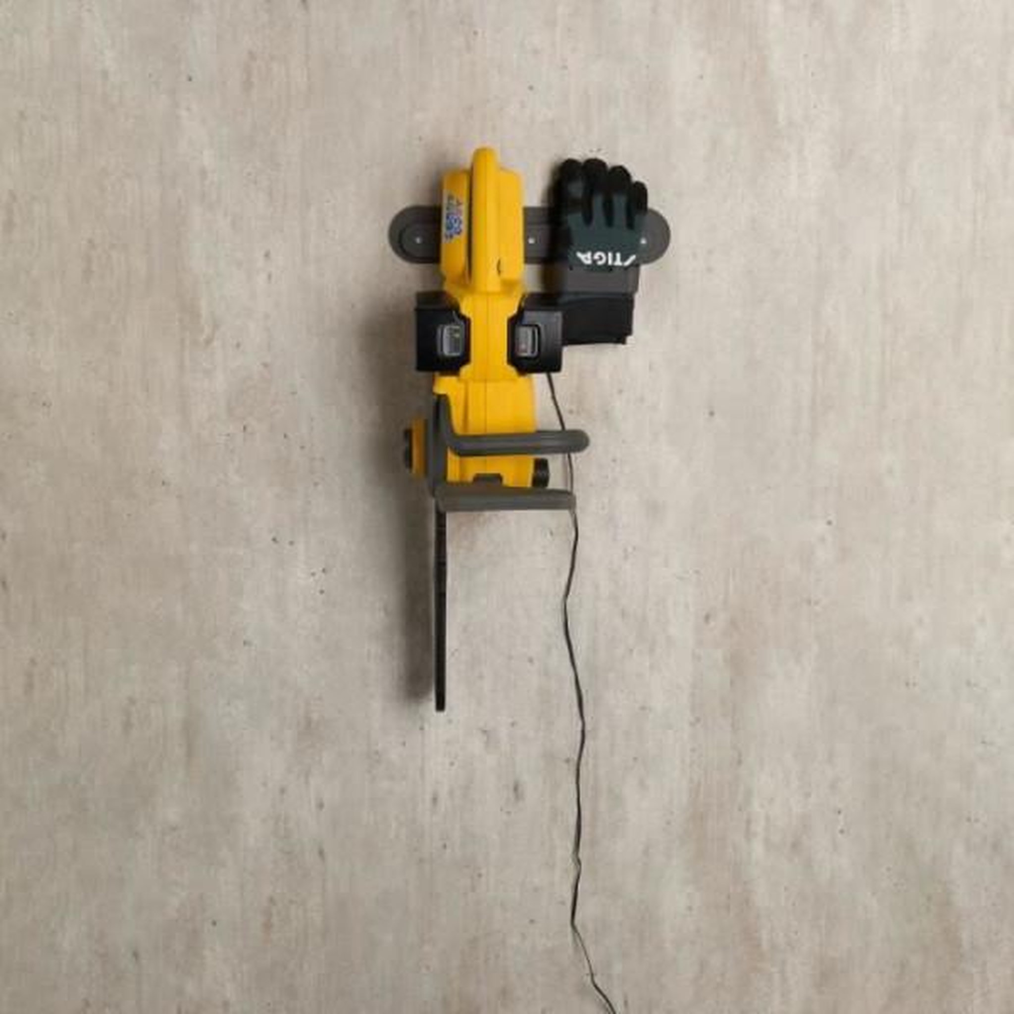 Voir la diapositive 2 : MARKET24 Tronconneuse stiga cs 300e kit
