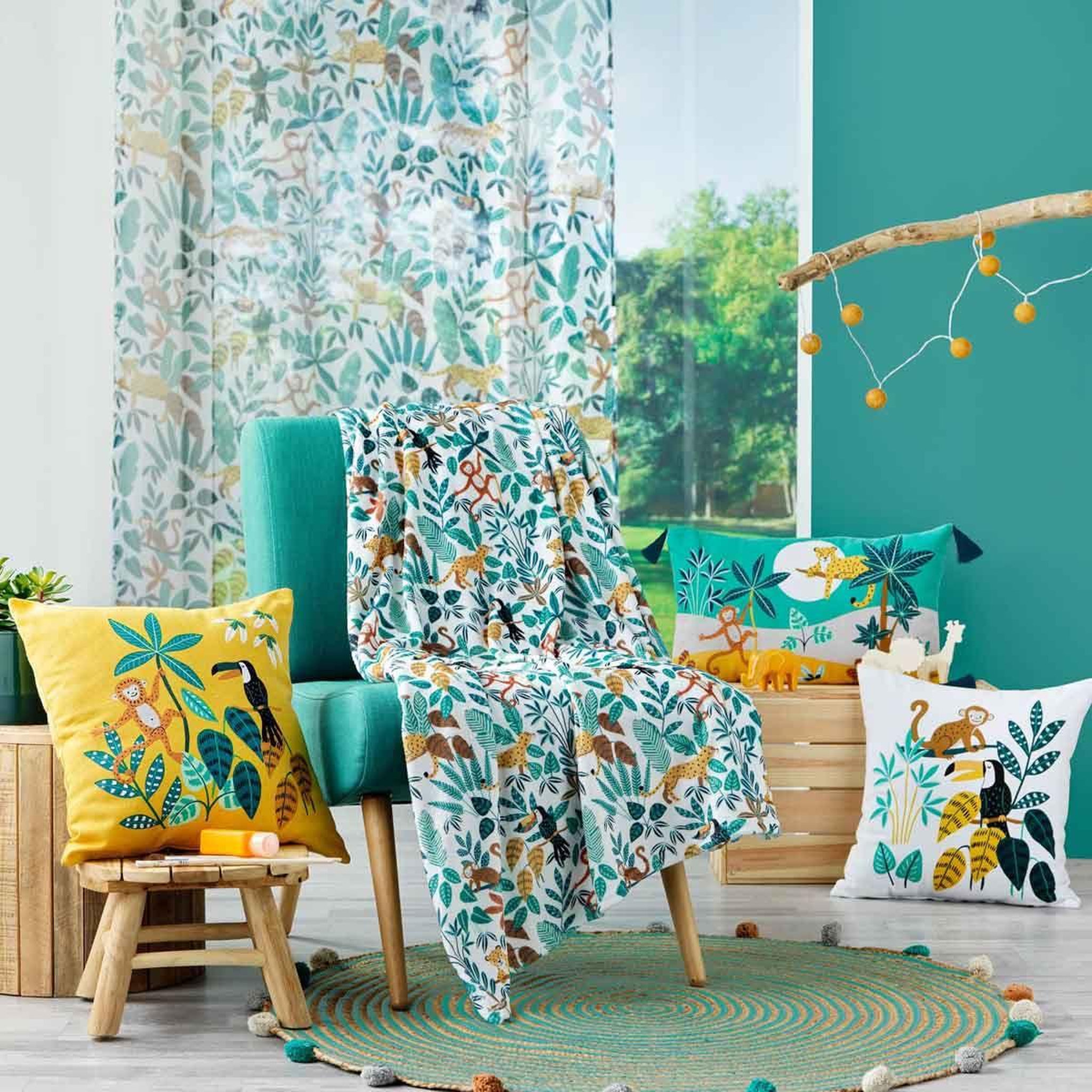 Voir la diapositive 4 : Douceur d'Intérieur Tapis enfant à pompons déco  baloo  90cm vert