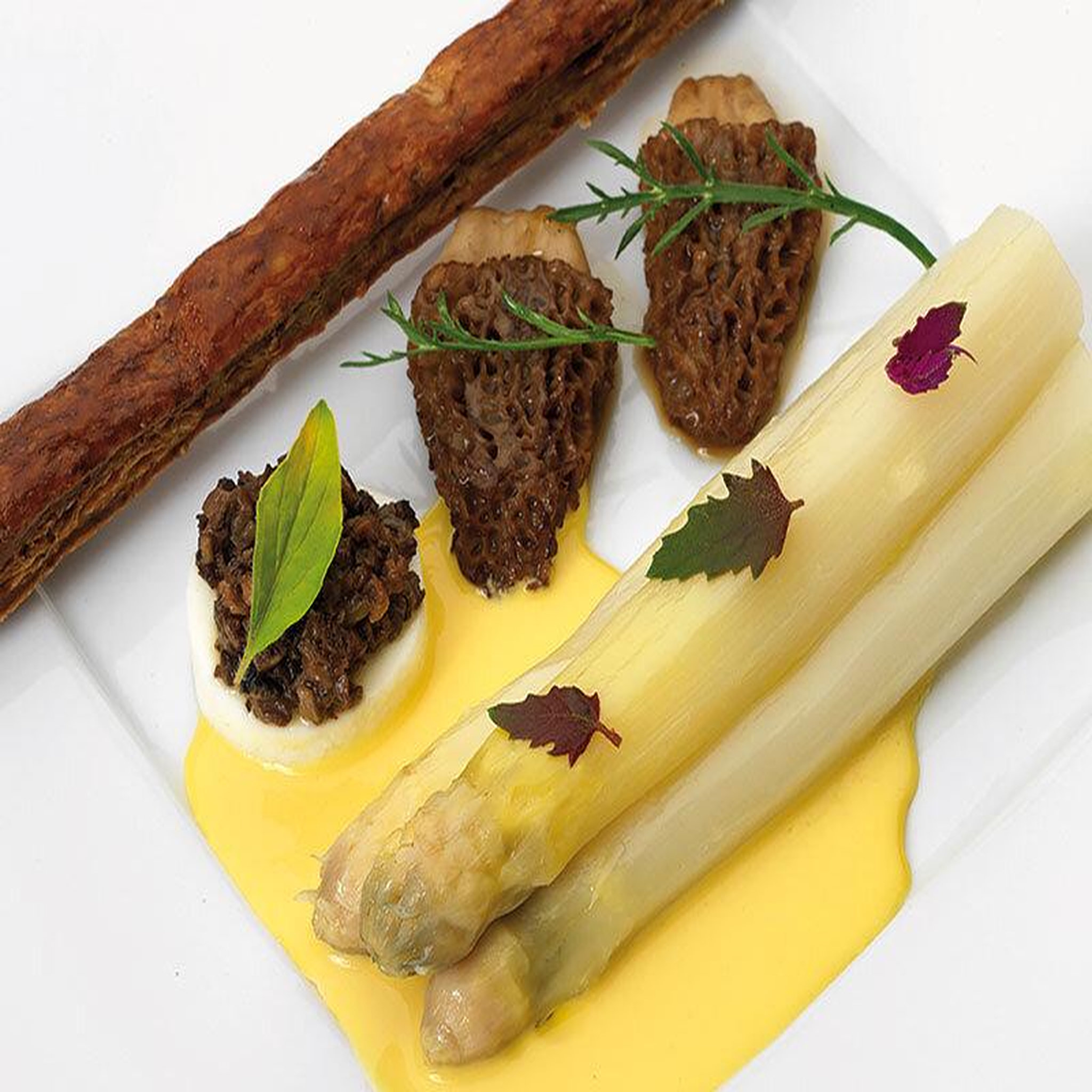 Voir la diapositive 5 : Smartbox Adresses primées : menu 7 plats au restaurant manoir du lys à bagnoles-de-l'orne - coffret cadeau gastronomie